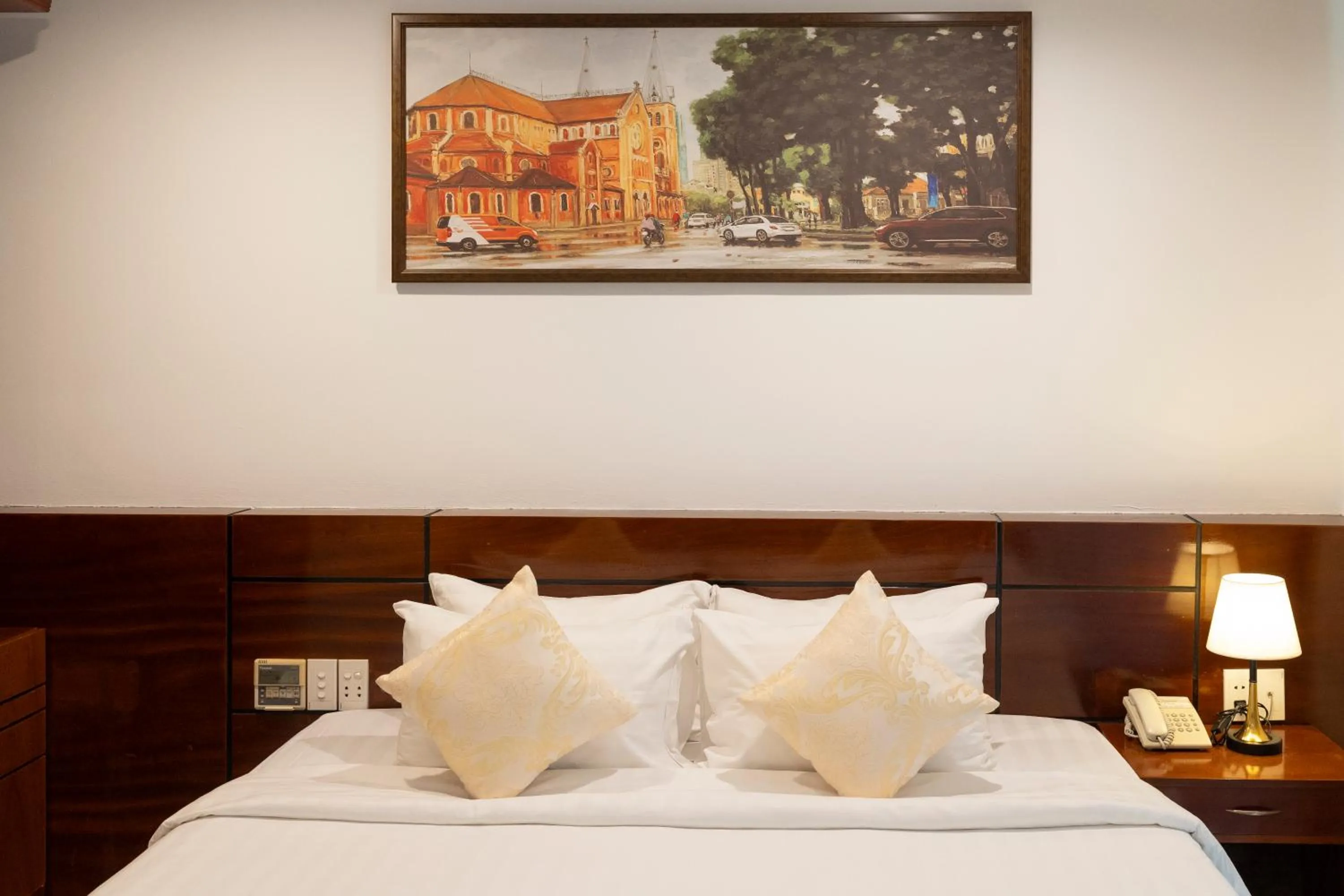 Bed in White Lotus Hotel Saigon