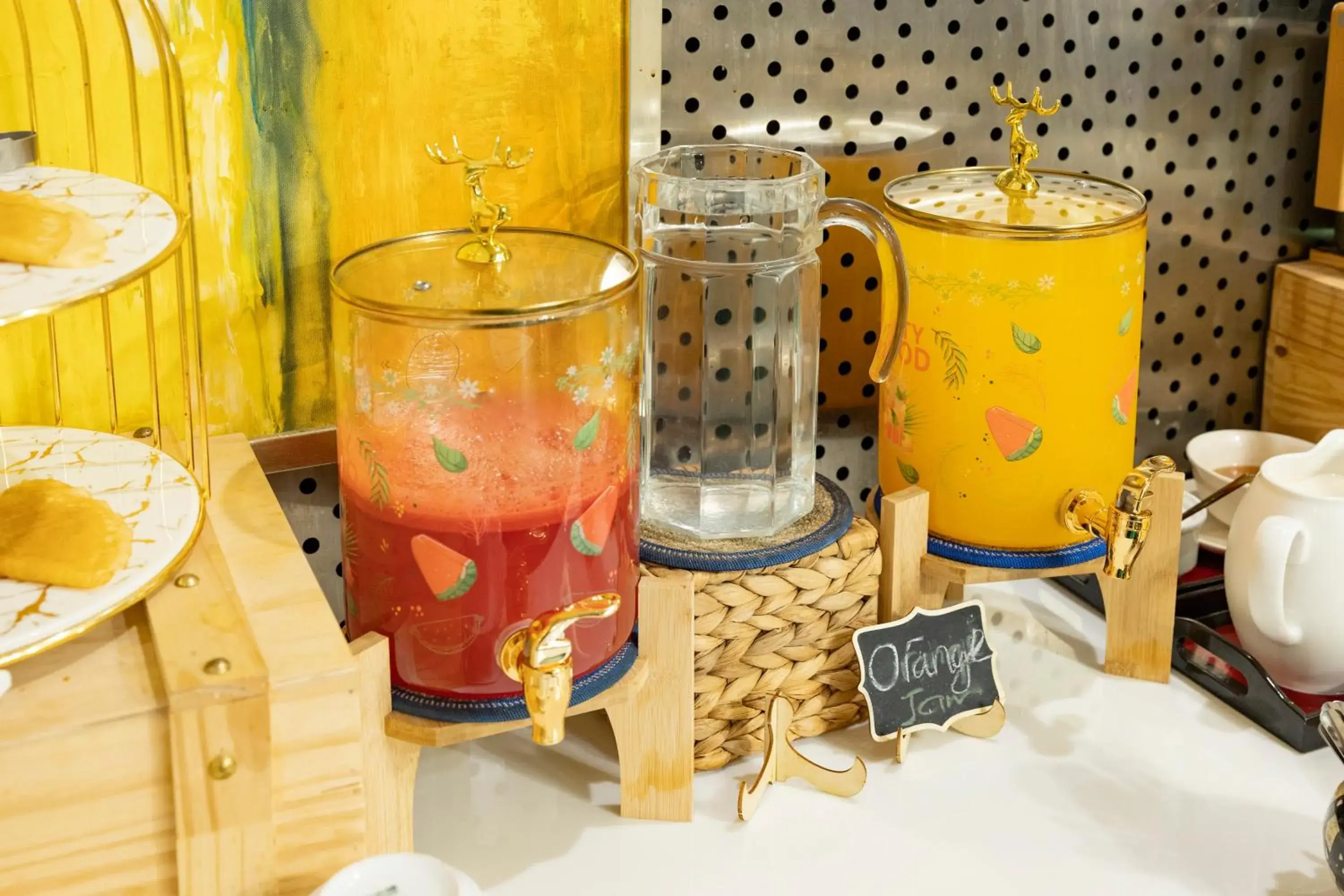 Drinks in White Lotus Hotel Saigon Drinks in White Lotus Hotel Saigon