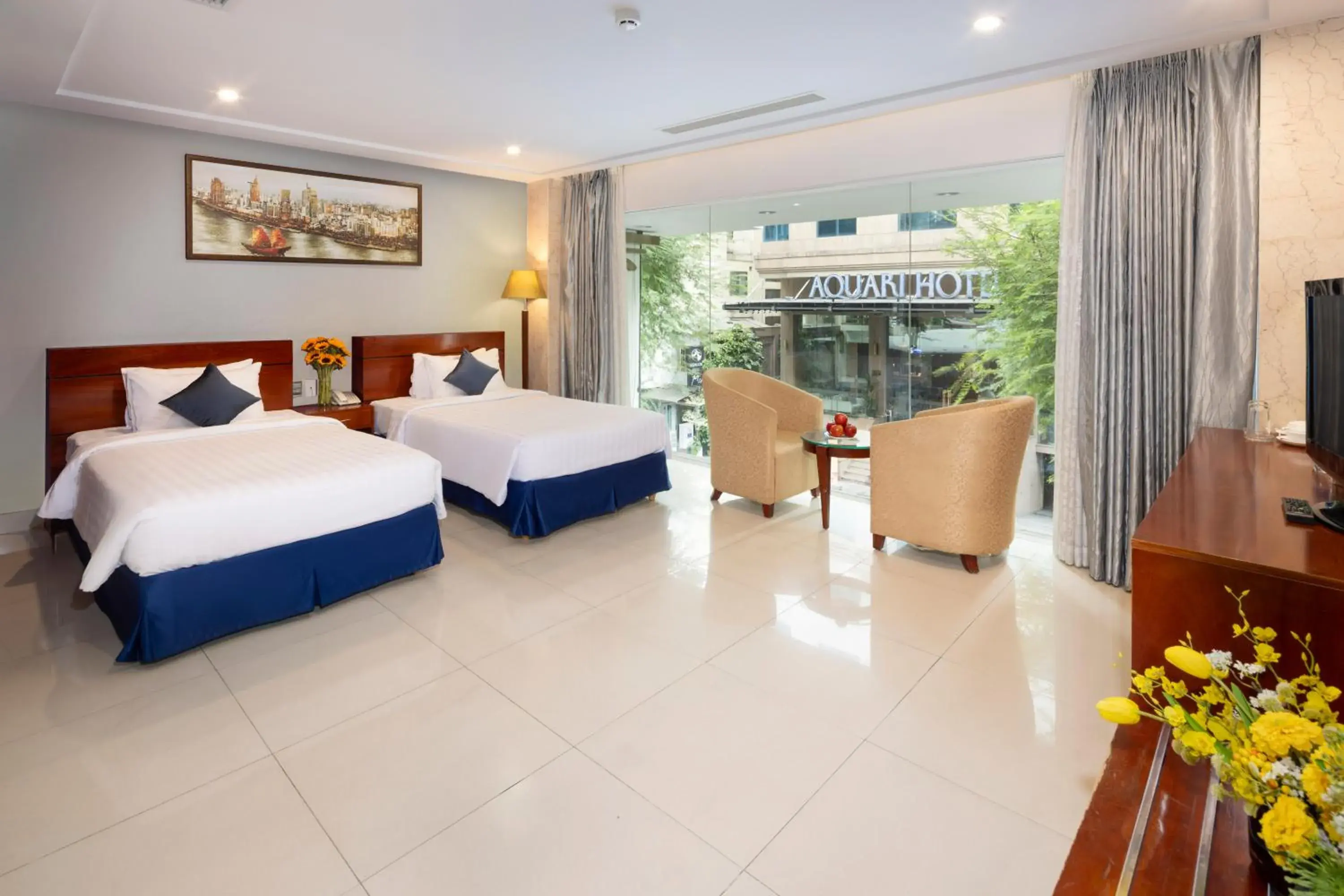 Twin Room with City View in White Lotus Hotel Saigon Twin Room with City View in White Lotus Hotel Saigon
