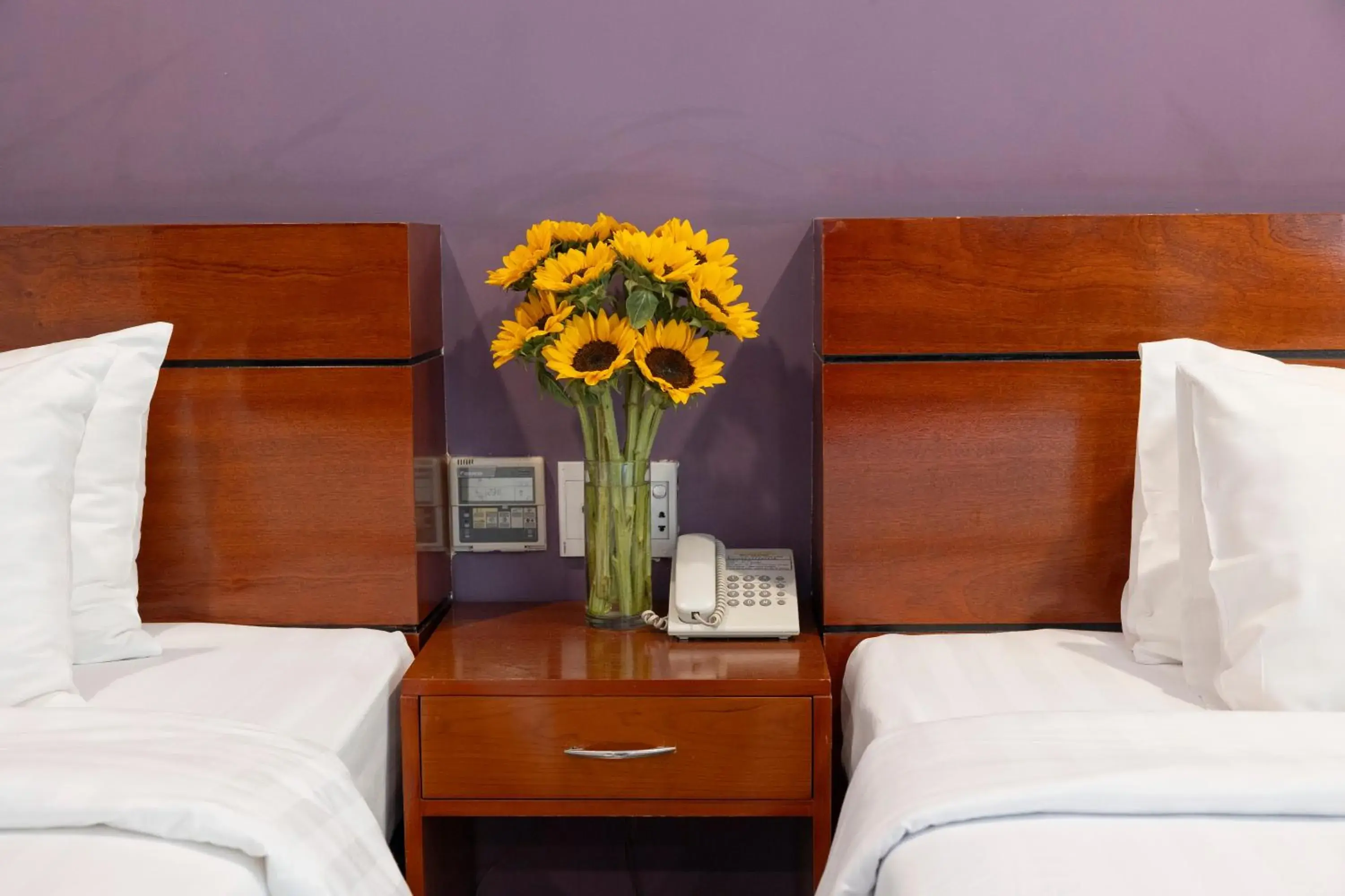 Bed in White Lotus Hotel Saigon Bed in White Lotus Hotel Saigon