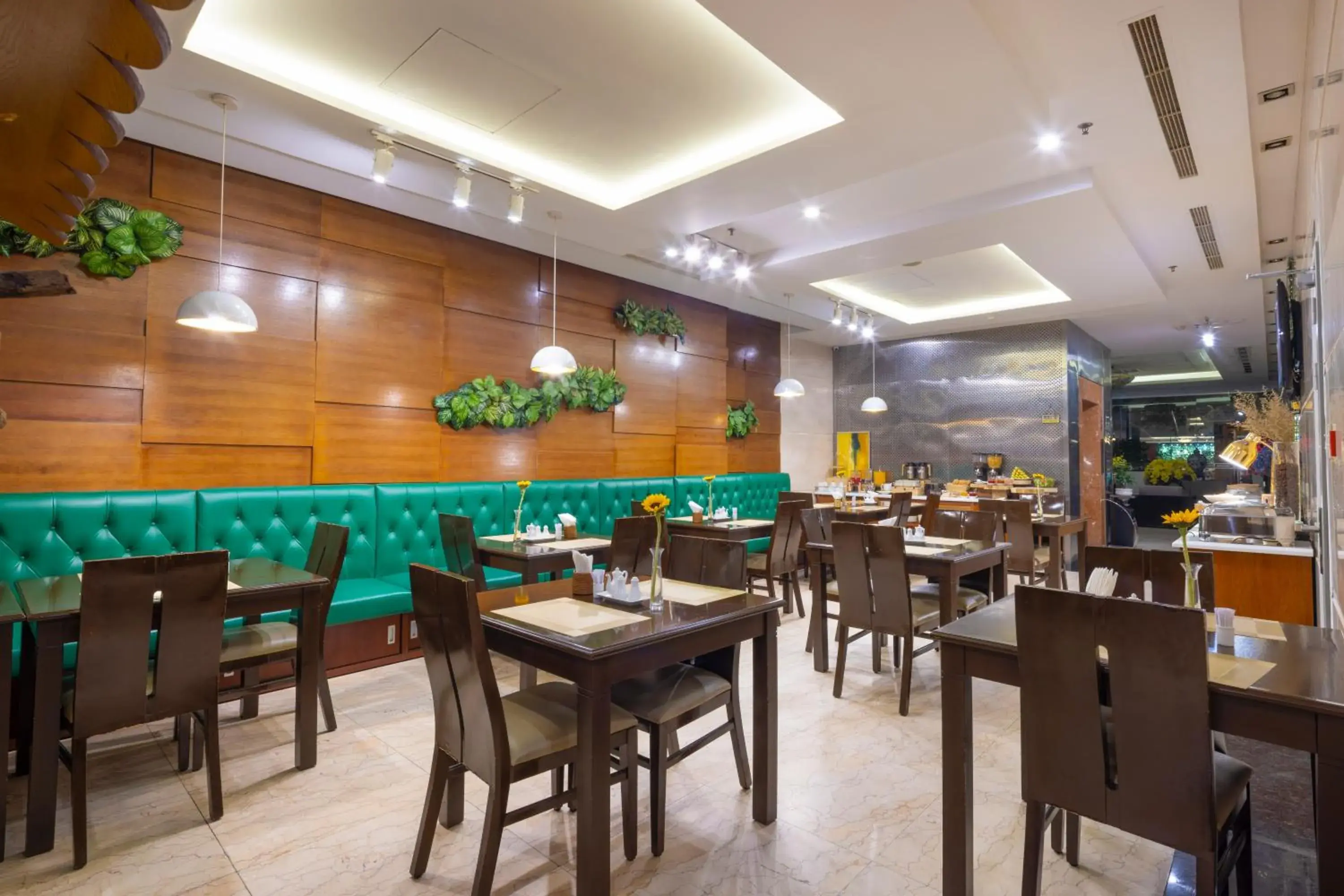 Restaurant/places to eat in White Lotus Hotel Saigon Restaurant/places to eat in White Lotus Hotel Saigon