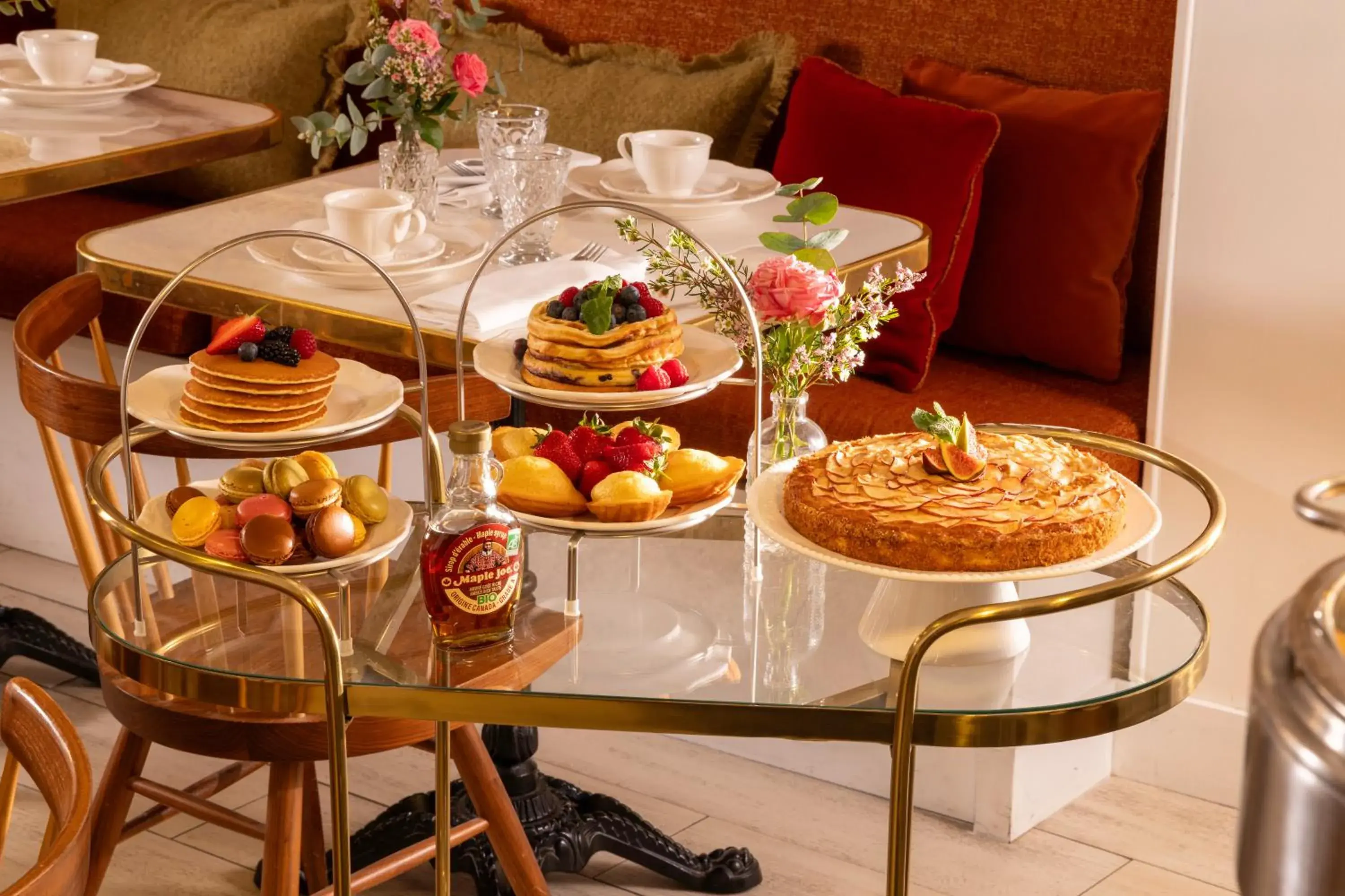 Buffet breakfast in Le Pradey Buffet breakfast in Le Pradey