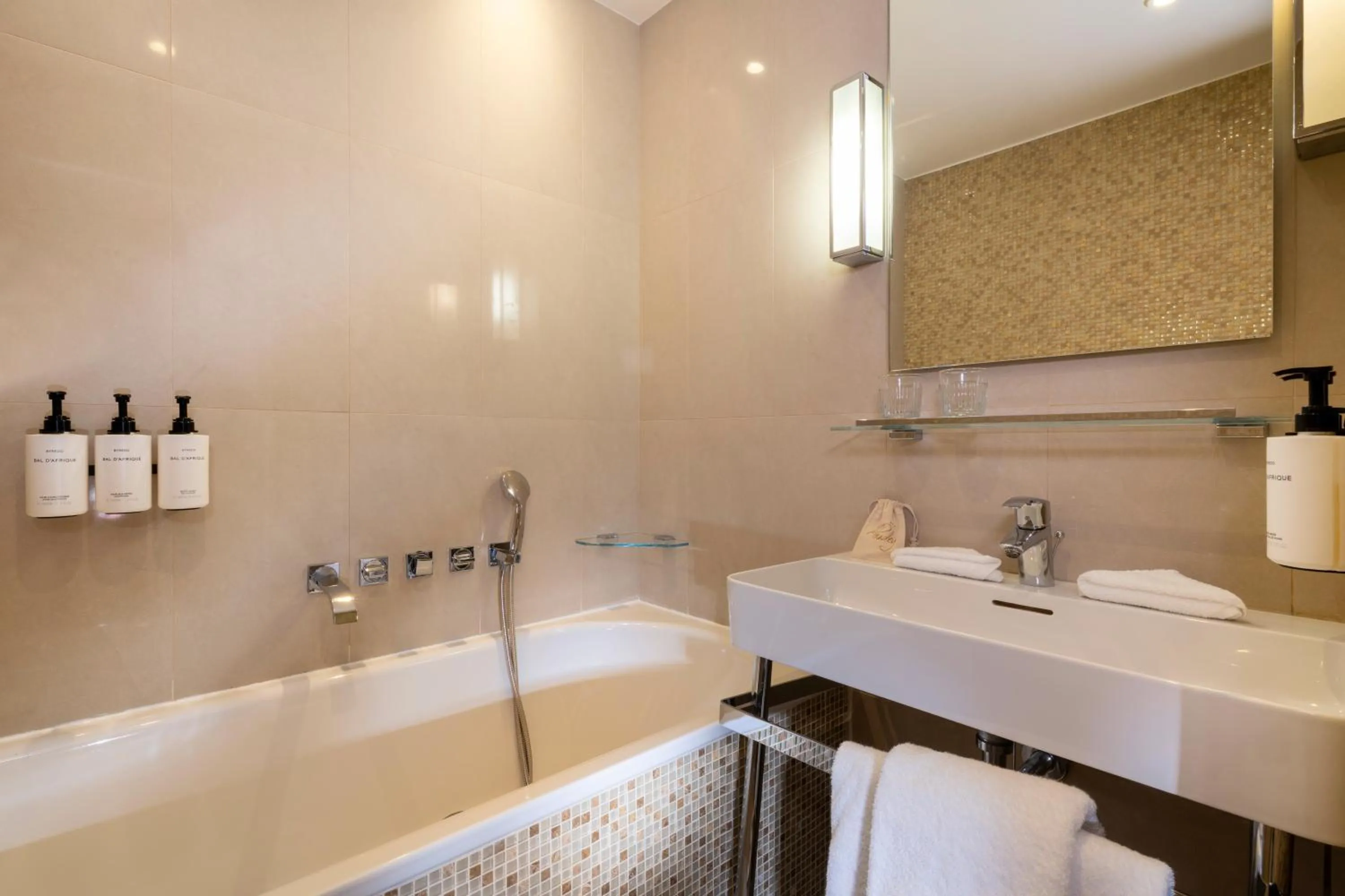 Bathroom in Hôtel Le Pradey