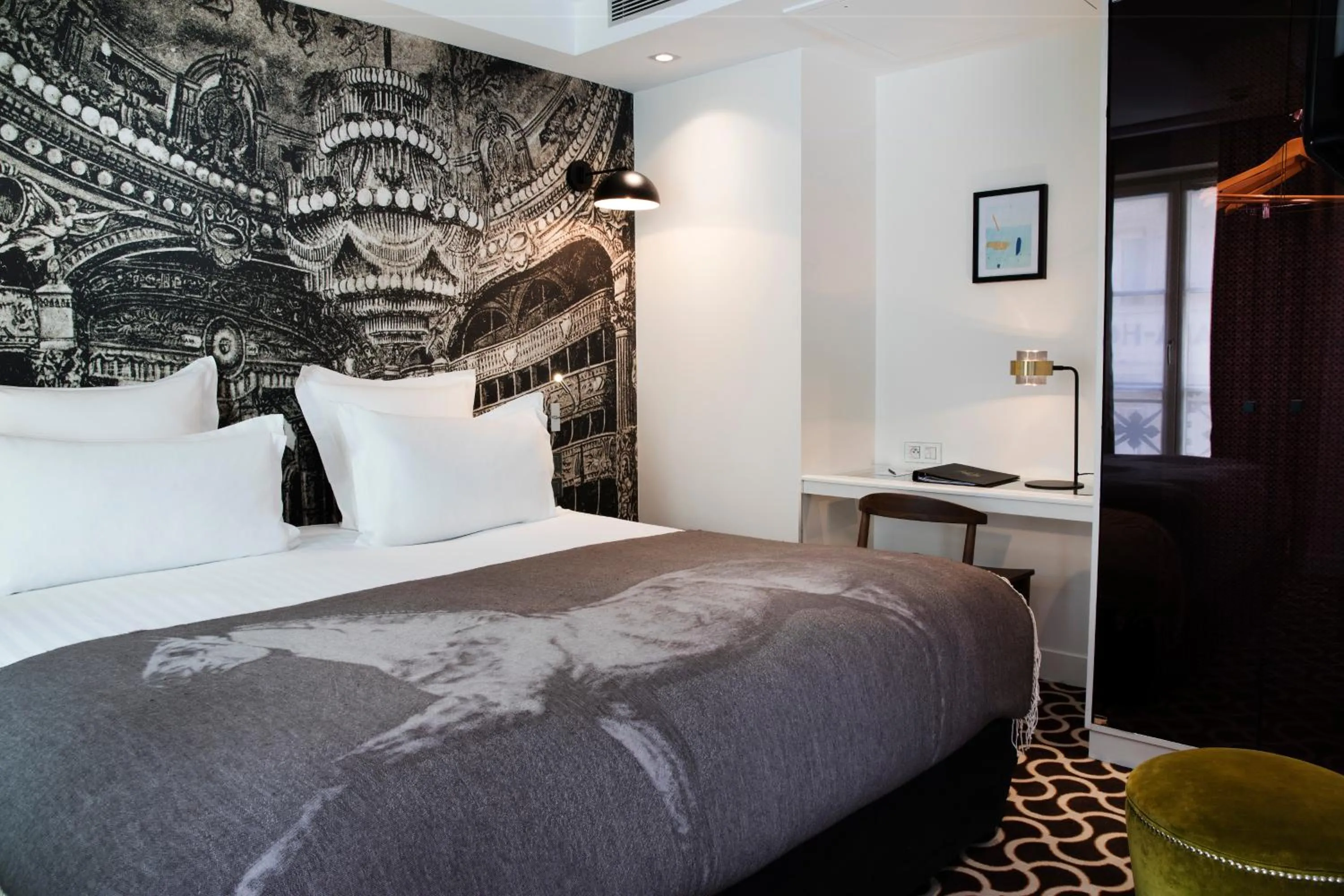 Bed in Hôtel Le Pradey