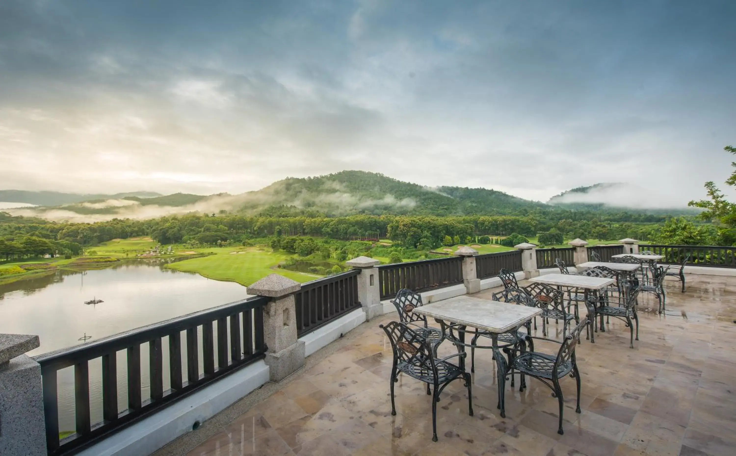 Restaurant/places to eat in Gassan Khuntan Golf & Resort Restaurant/places to eat in Gassan Khuntan Golf & Resort