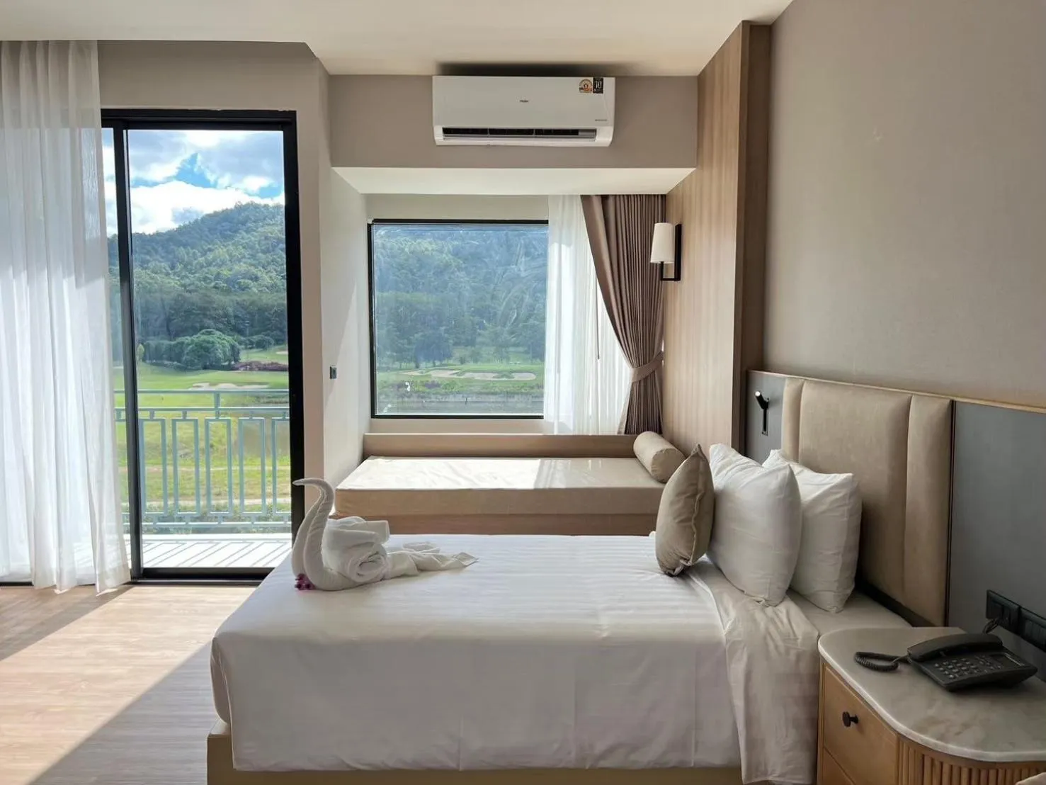 Bed in Gassan Khuntan Golf & Resort