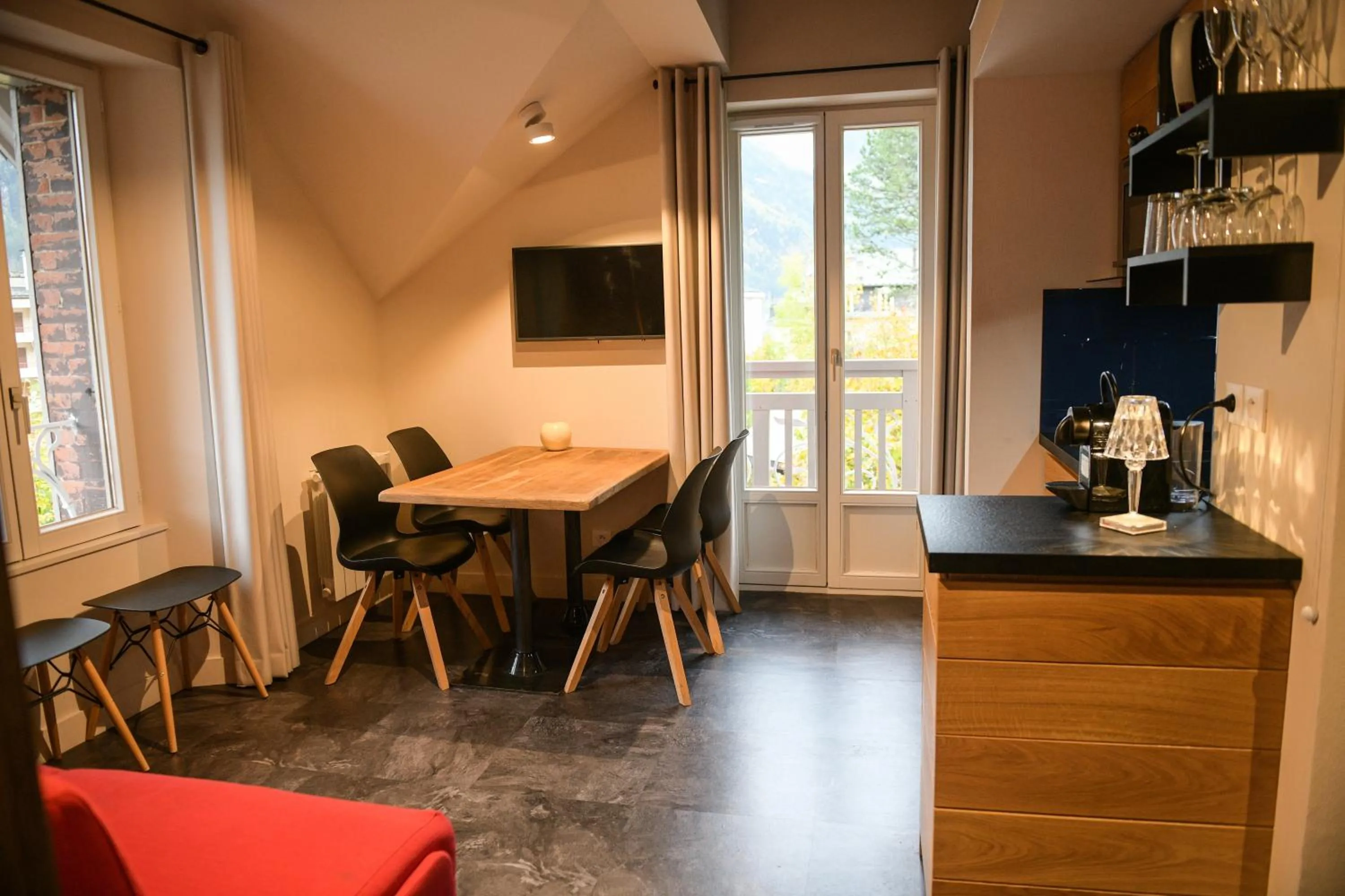 Dining area in Appart'Hotel Aiguille Verte & Spa