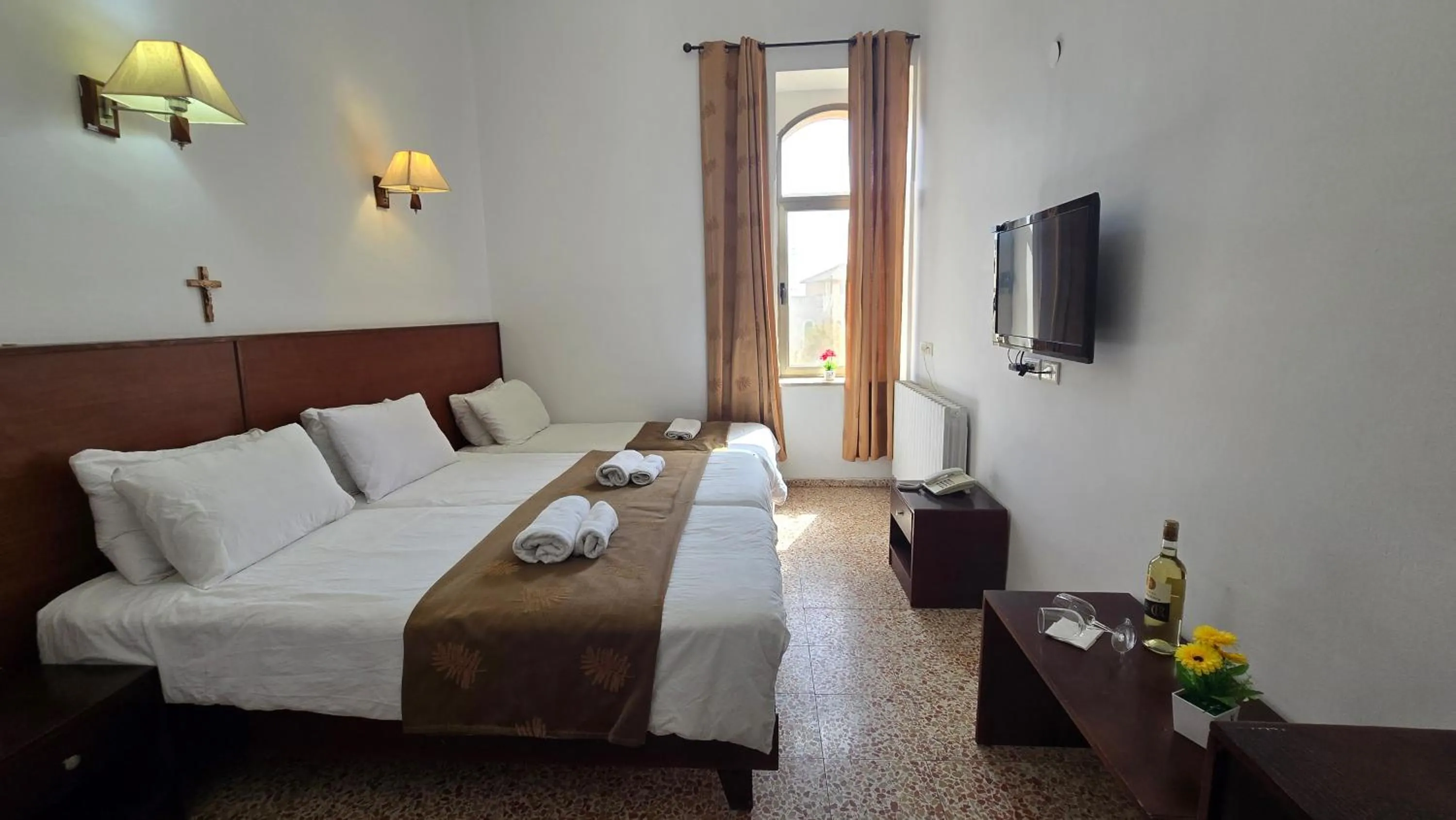 Bed in St Thomas Guesthouse - Jerusalem