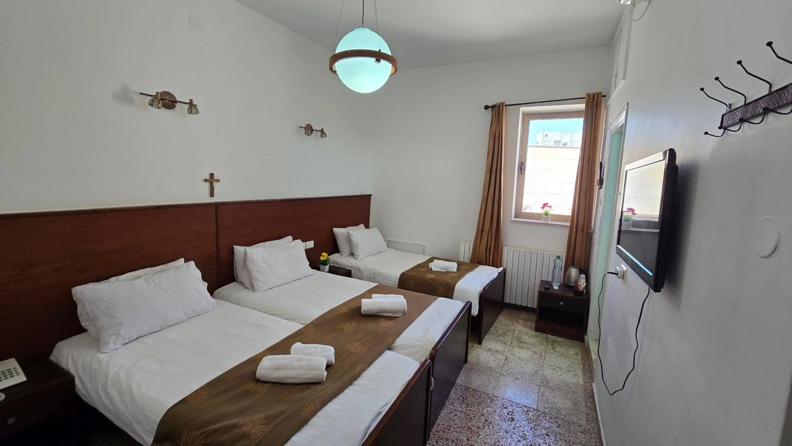 Bed in St Thomas Guesthouse - Jerusalem