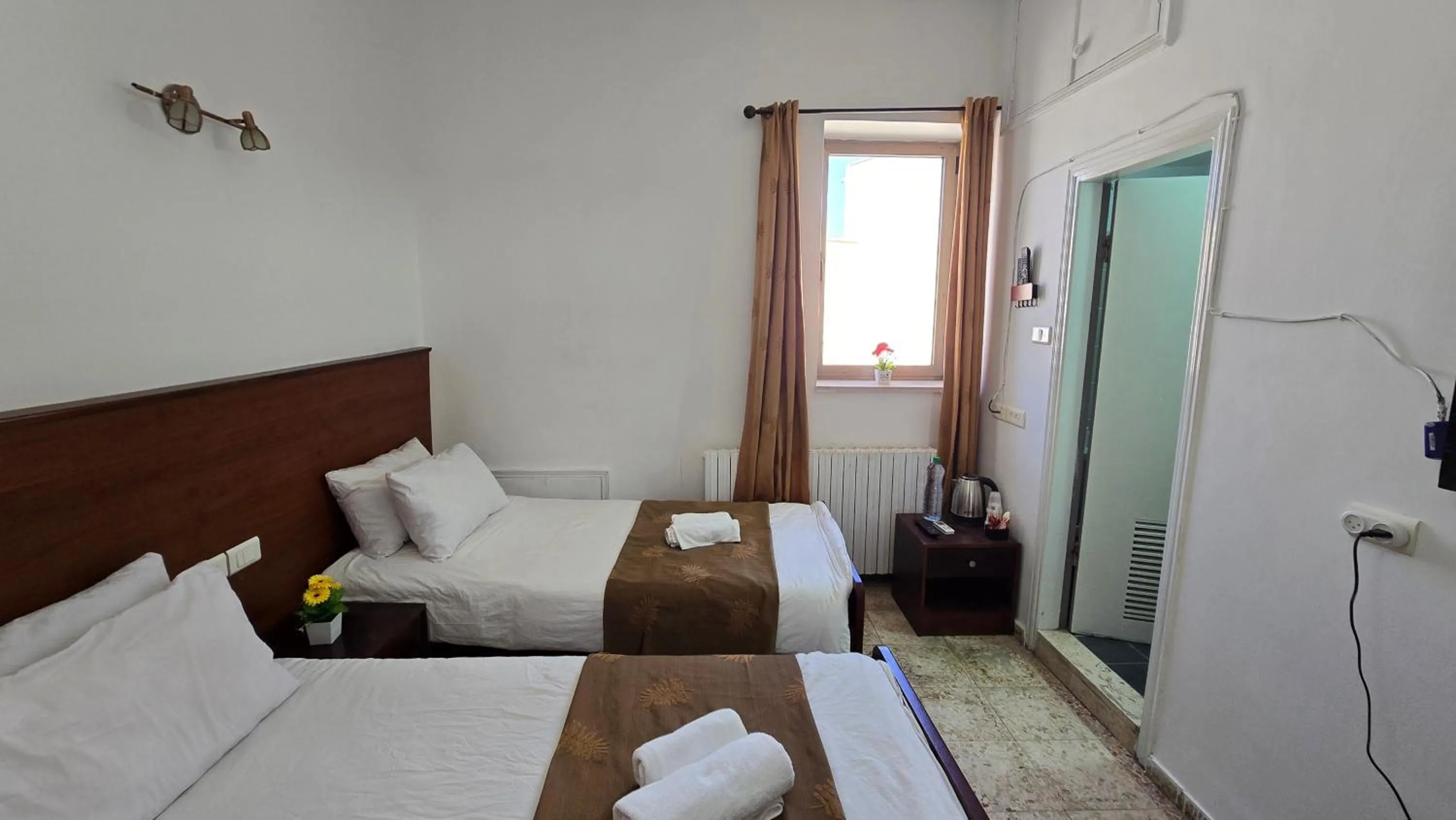 Bed in St Thomas Guesthouse - Jerusalem