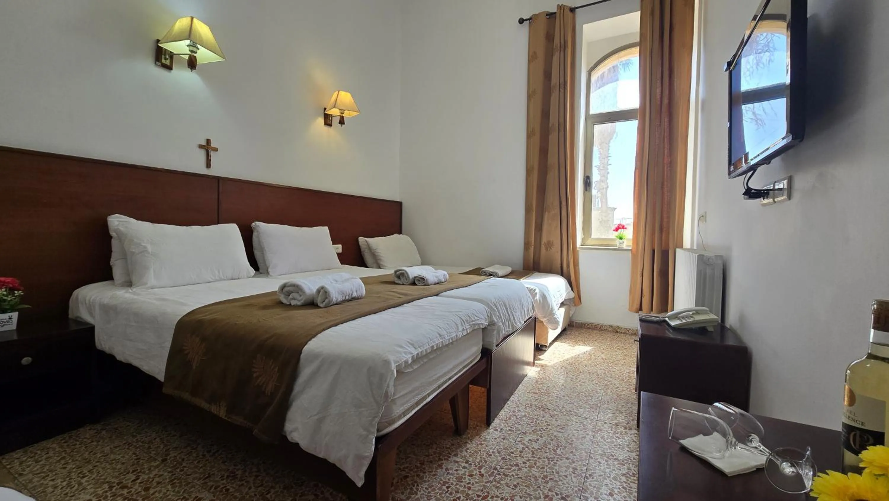 Bed in St Thomas Guesthouse - Jerusalem