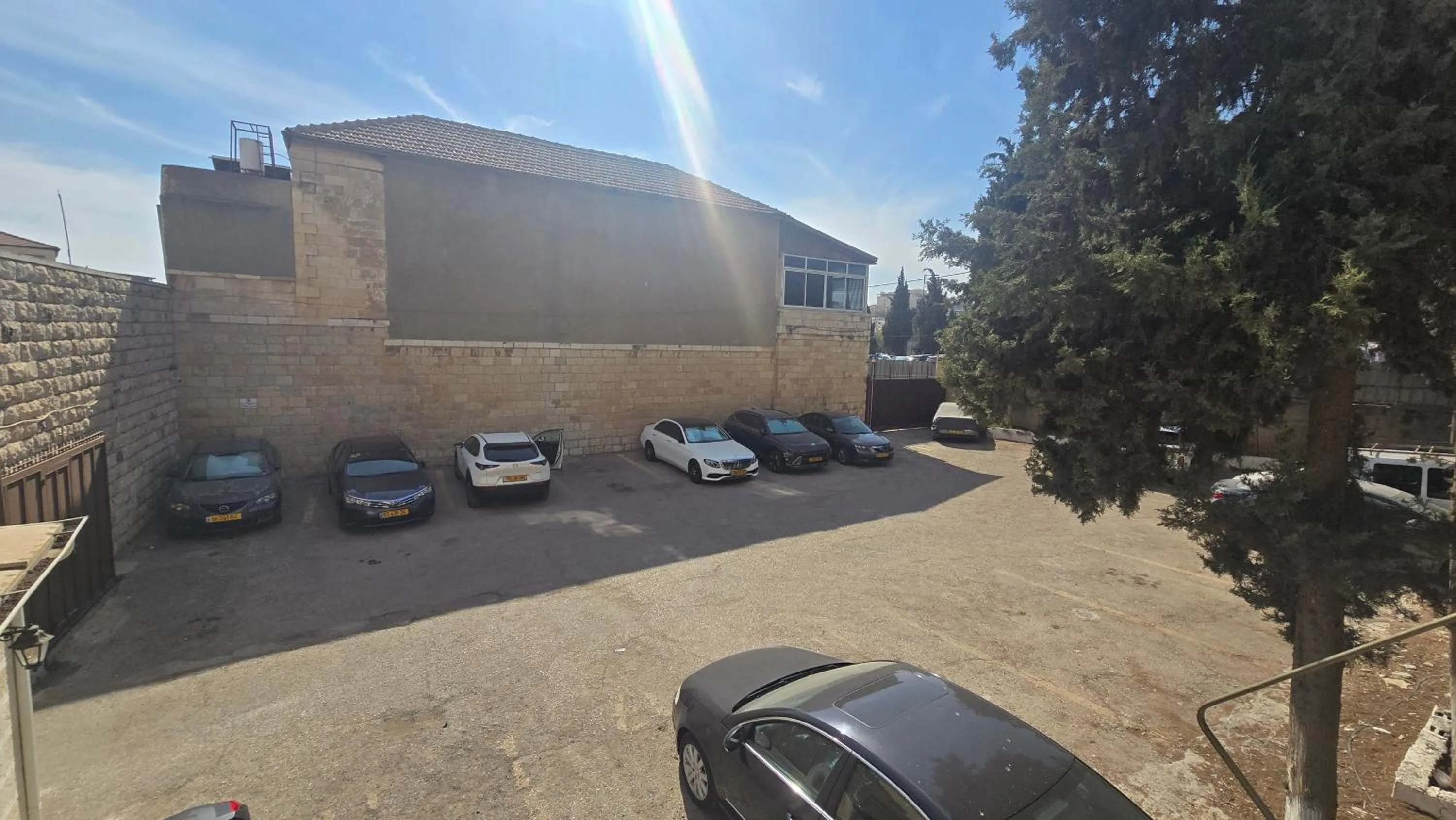 Parking in St Thomas Guesthouse - Jerusalem