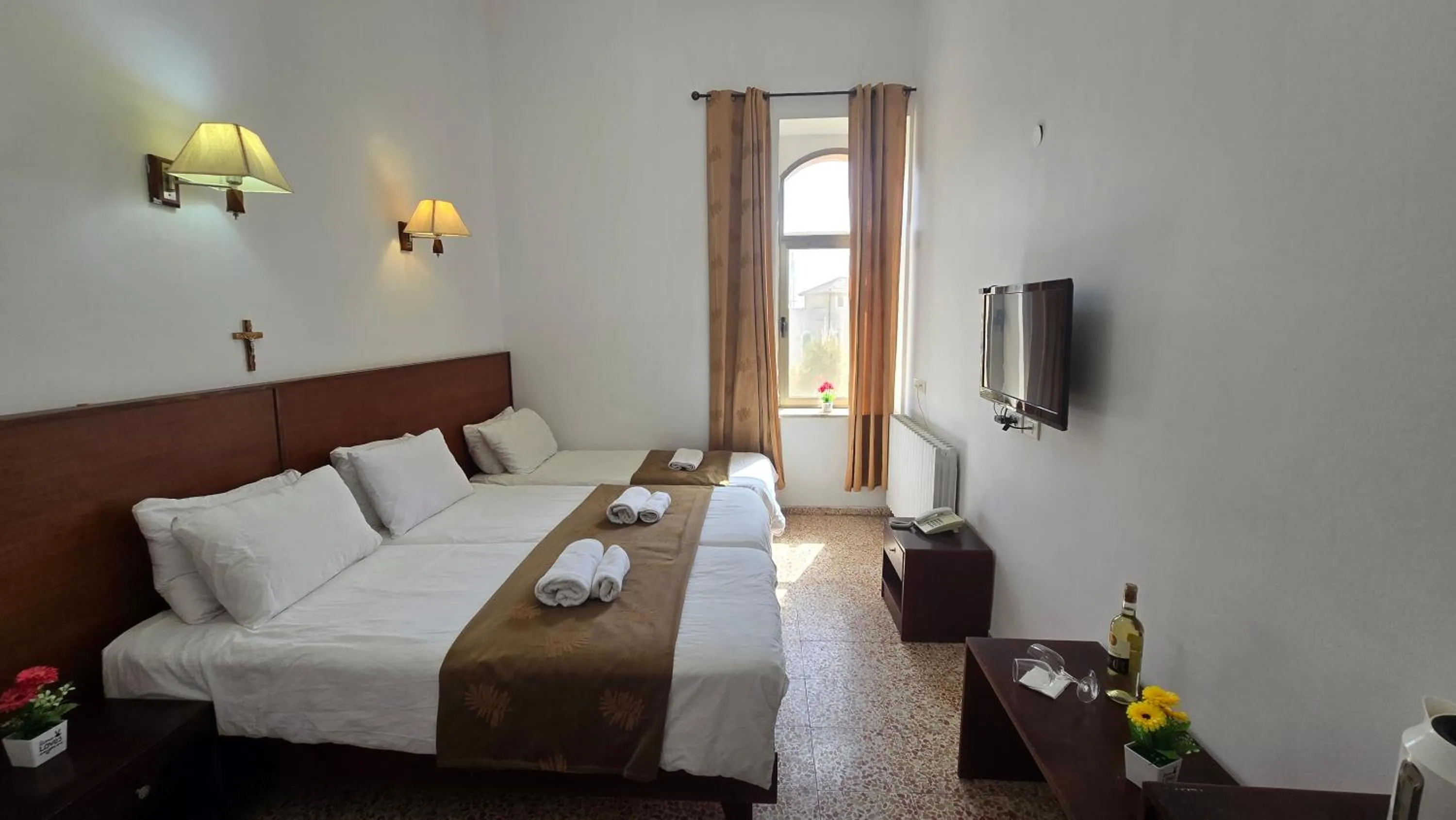 Bed in St Thomas Guesthouse - Jerusalem