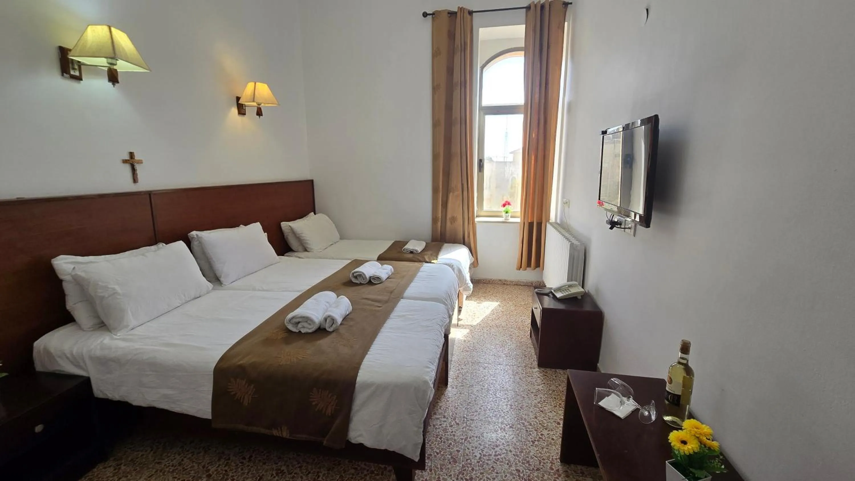 Bed in St Thomas Guesthouse - Jerusalem