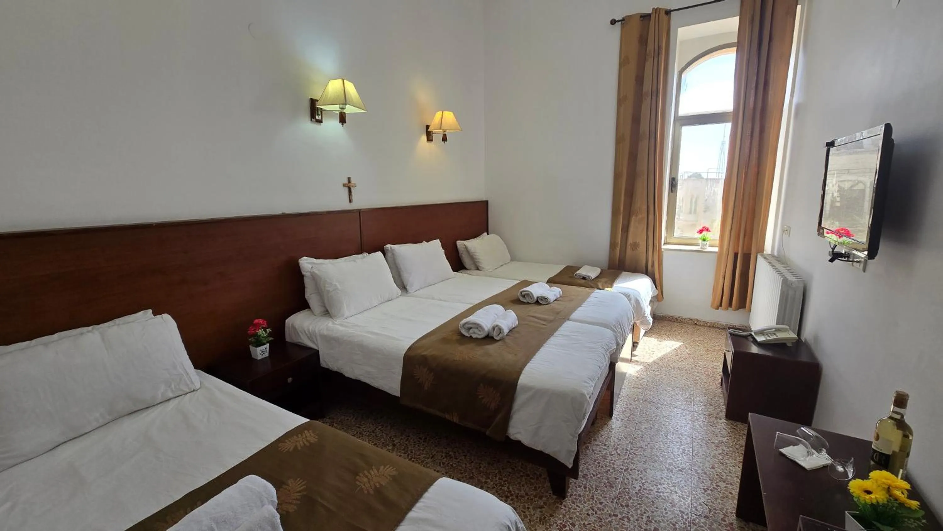 Bed in St Thomas Guesthouse - Jerusalem