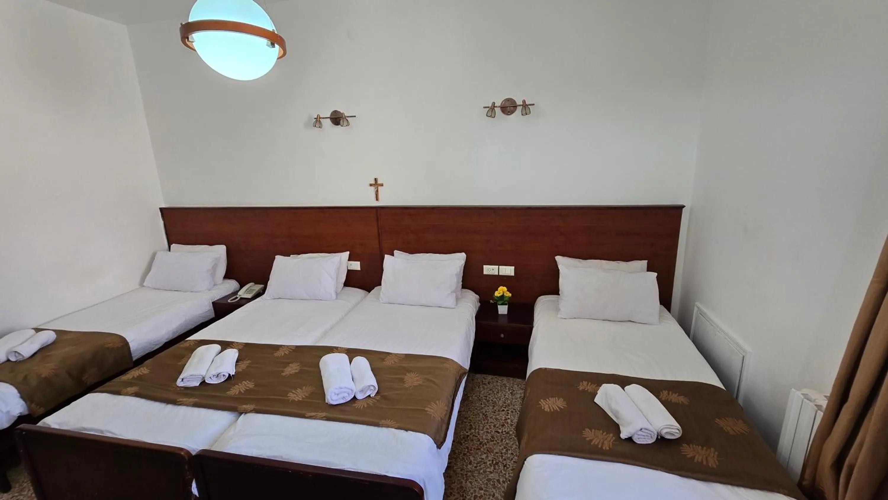 Bed in St Thomas Guesthouse - Jerusalem