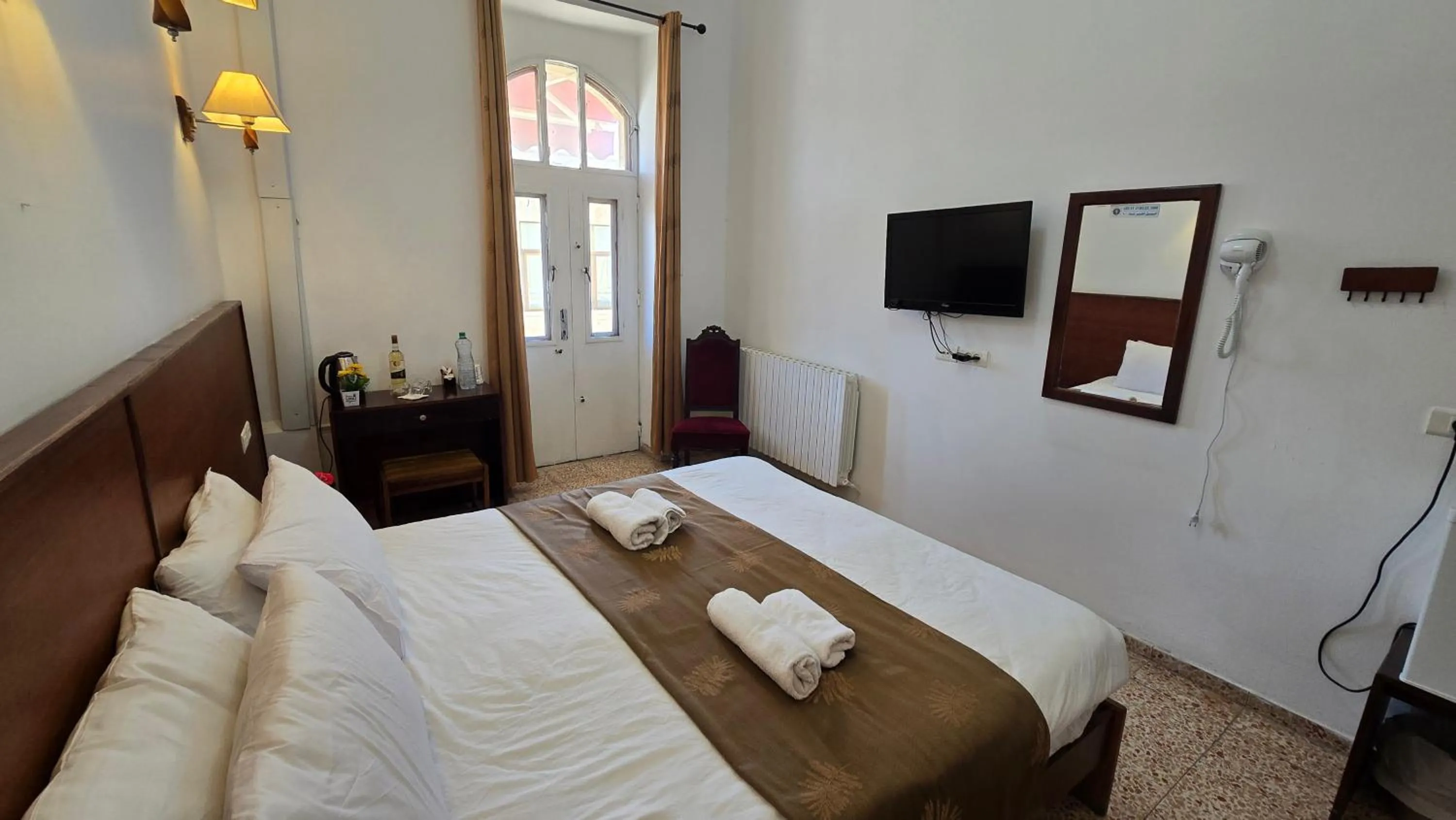 Bed in St Thomas Guesthouse - Jerusalem