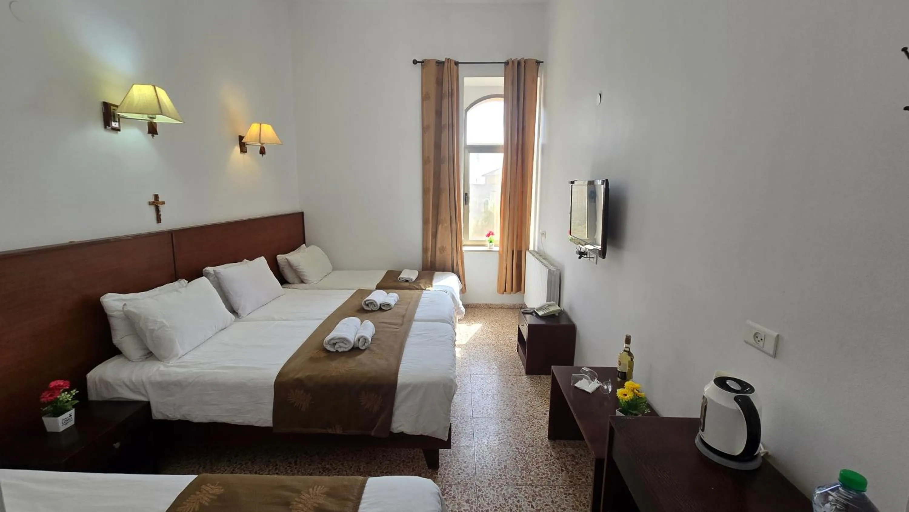 Bed in St Thomas Guesthouse - Jerusalem