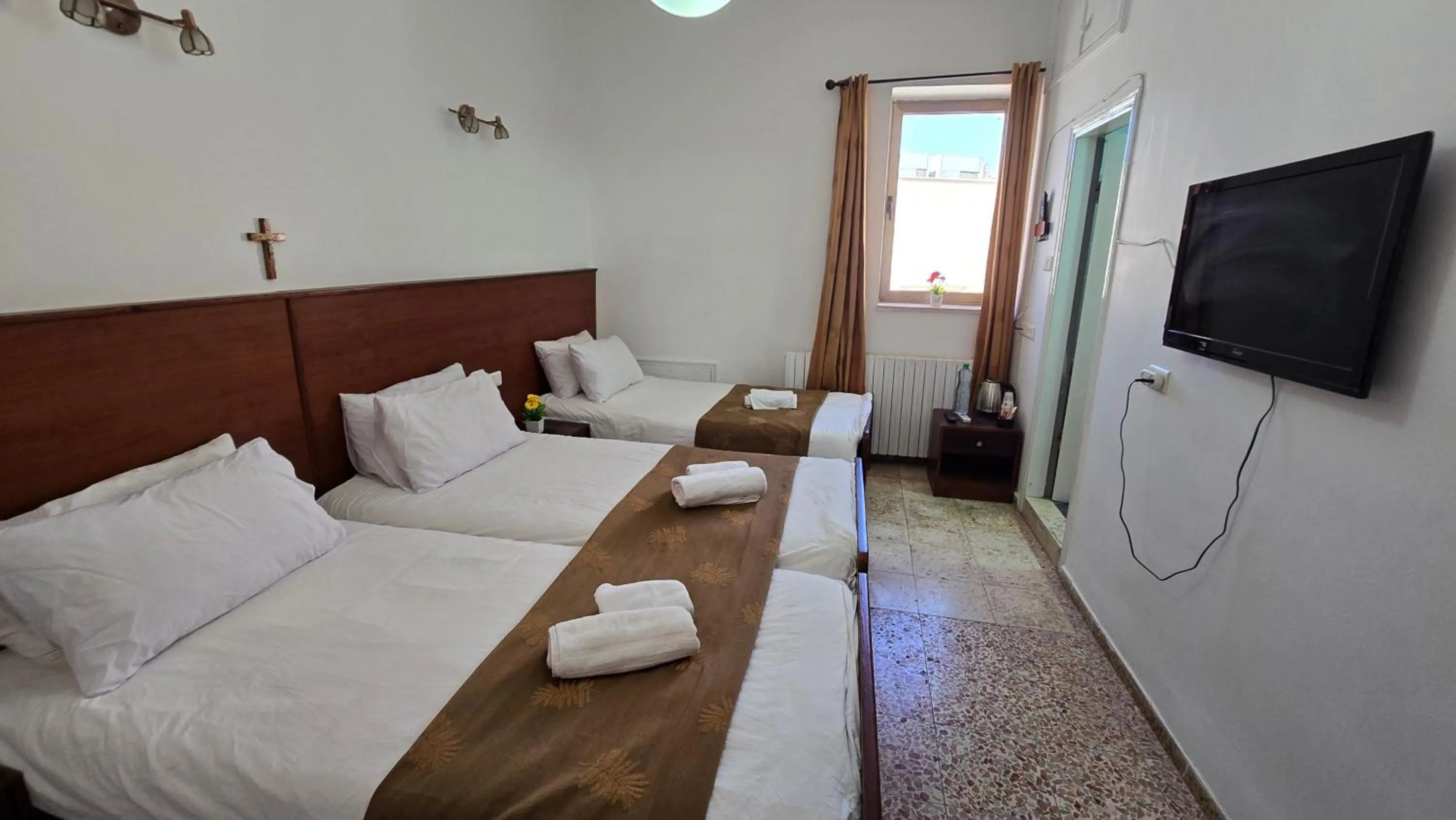 Bed in St Thomas Guesthouse - Jerusalem