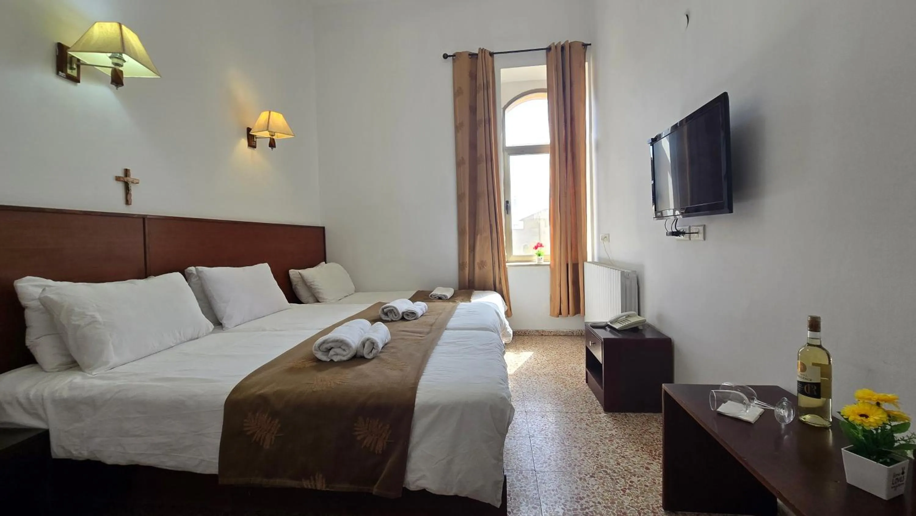 Bed in St Thomas Guesthouse - Jerusalem
