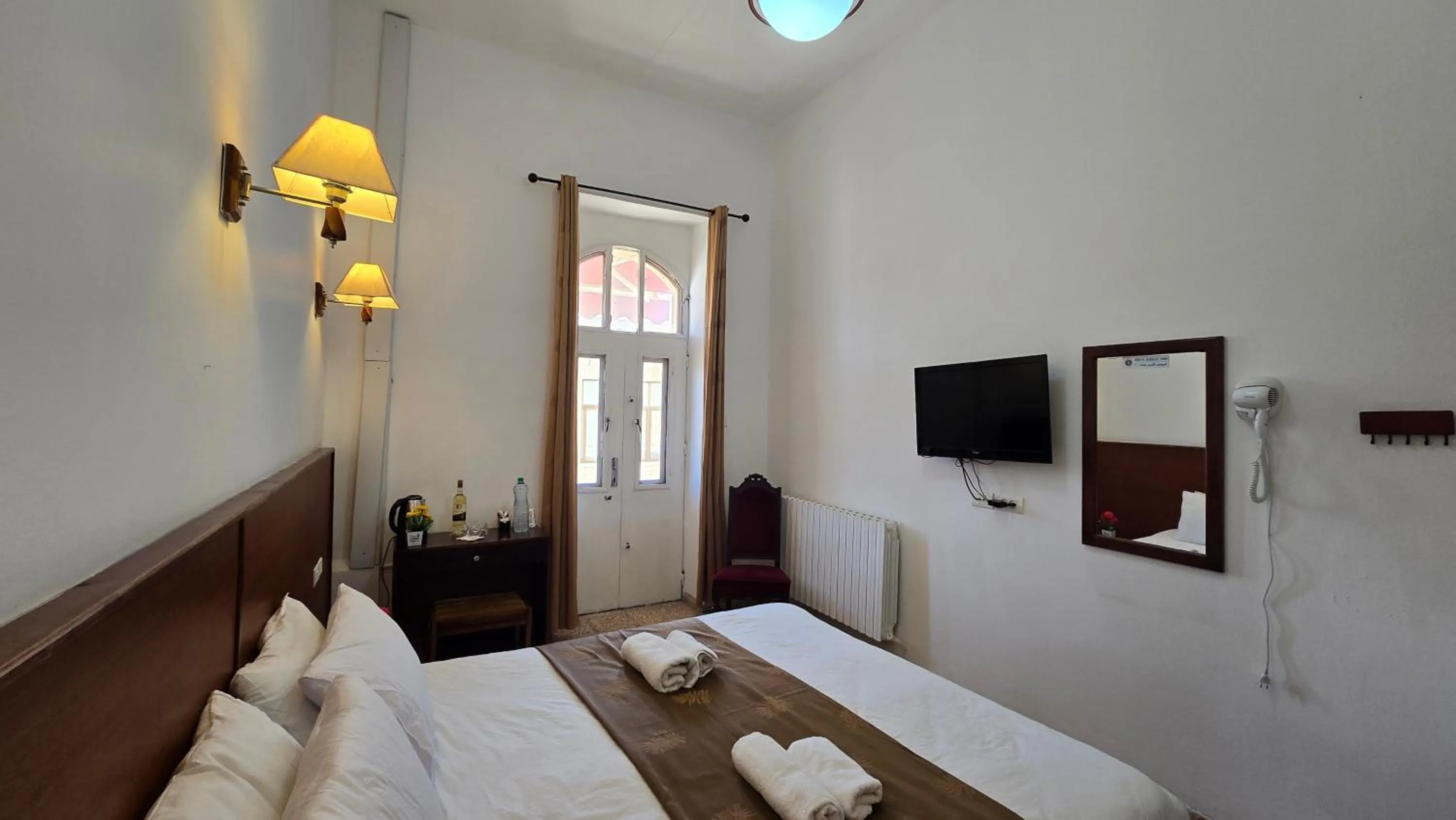 Bed in St Thomas Guesthouse - Jerusalem