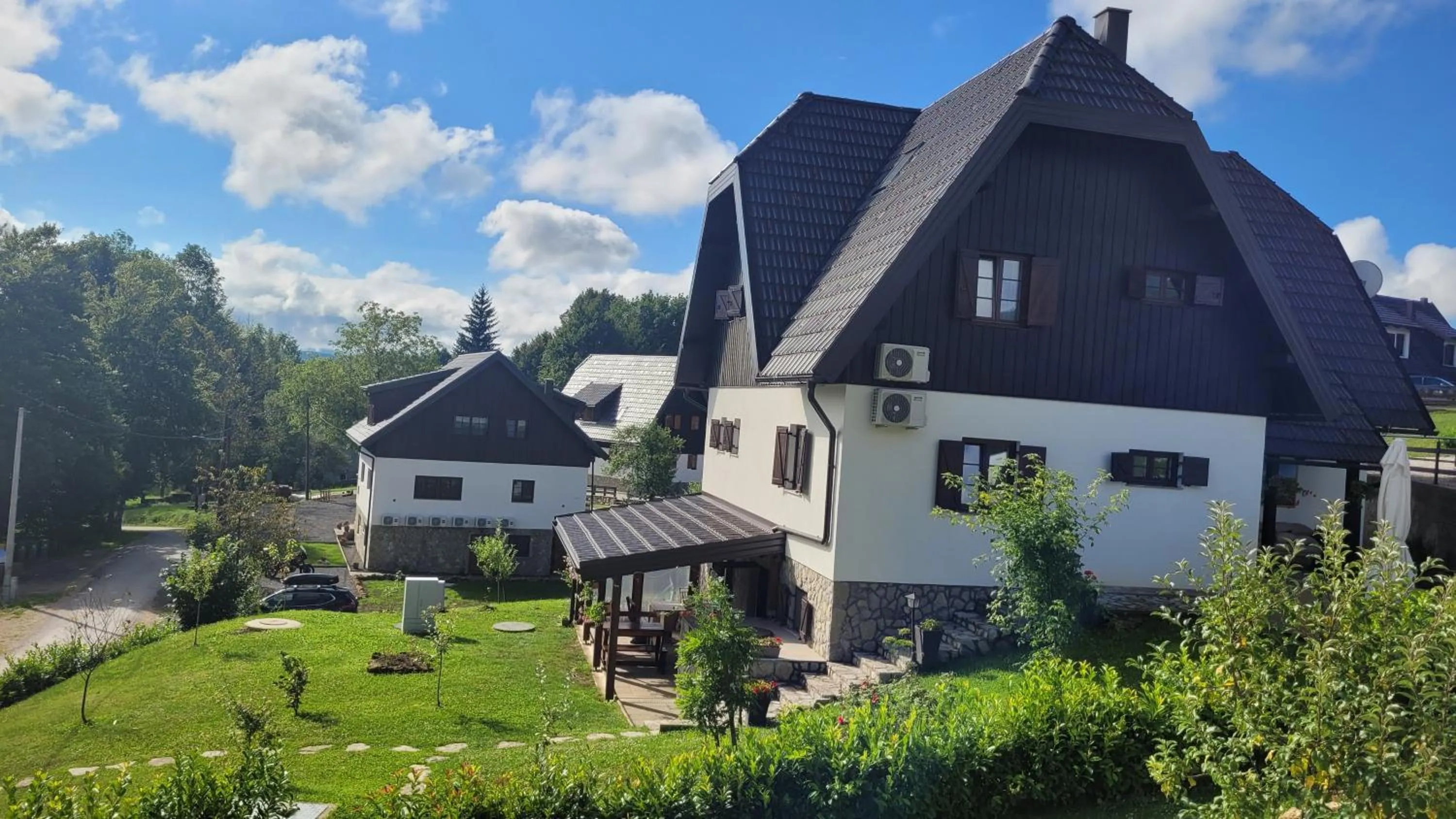 Property building in B&B Plitvice Lakes Villa Prica