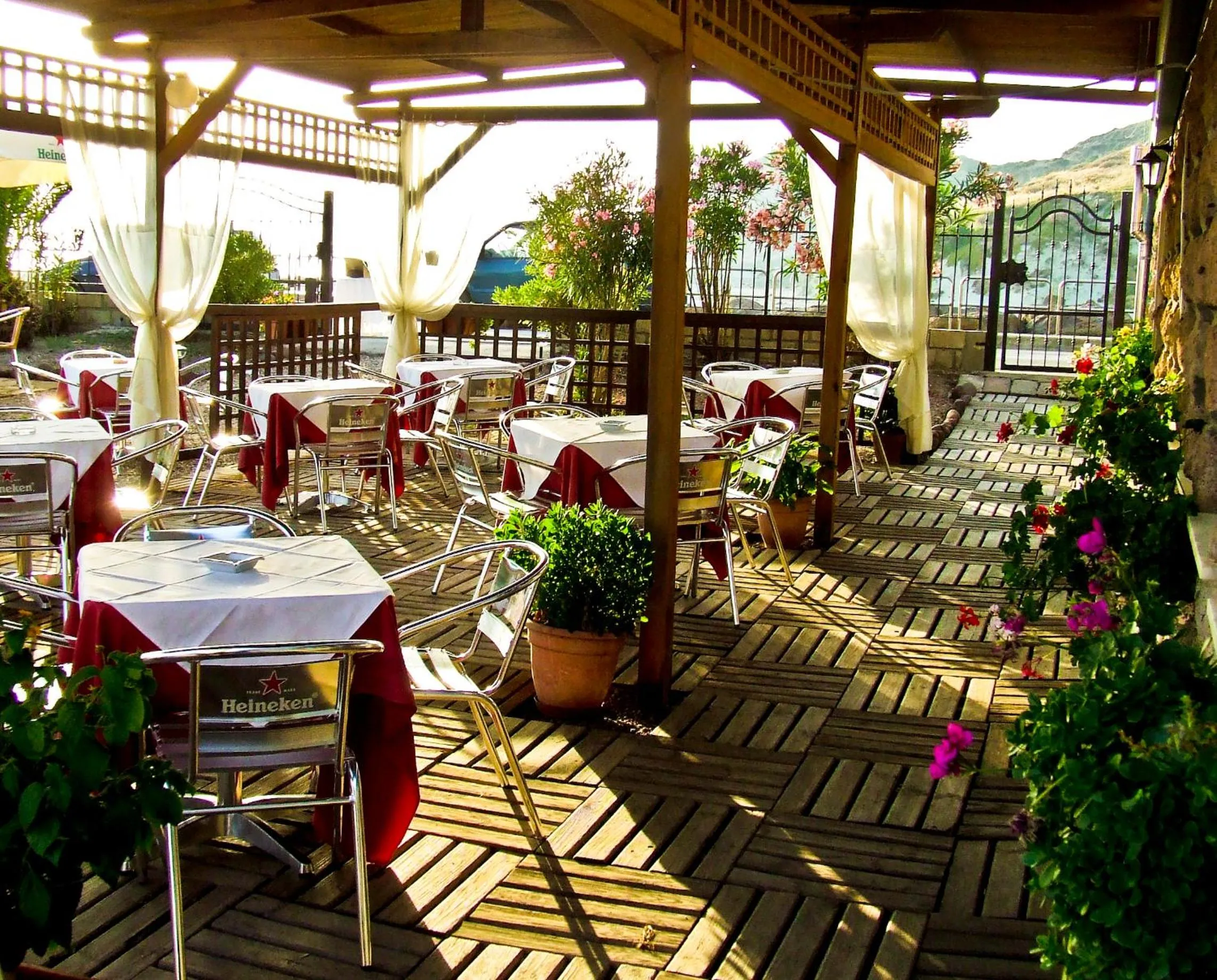 Restaurant/places to eat in Hotel Miramare