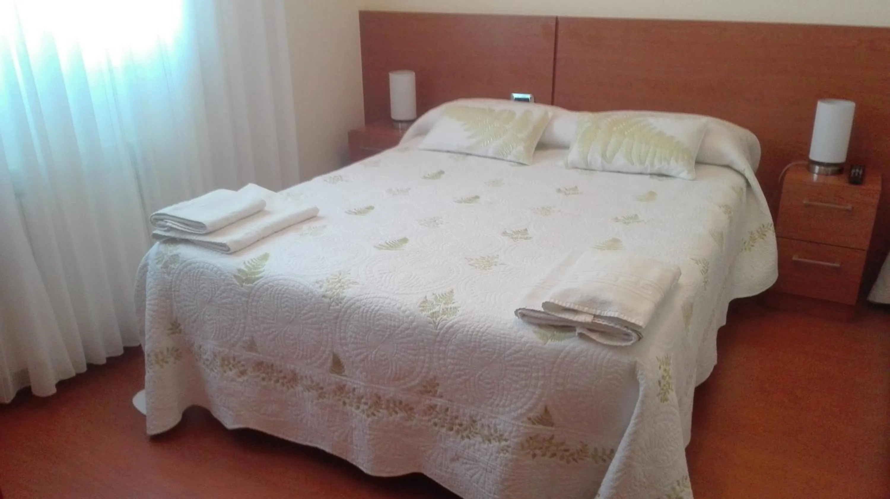 Triple Room with Private Bathroom in PortoSantiago