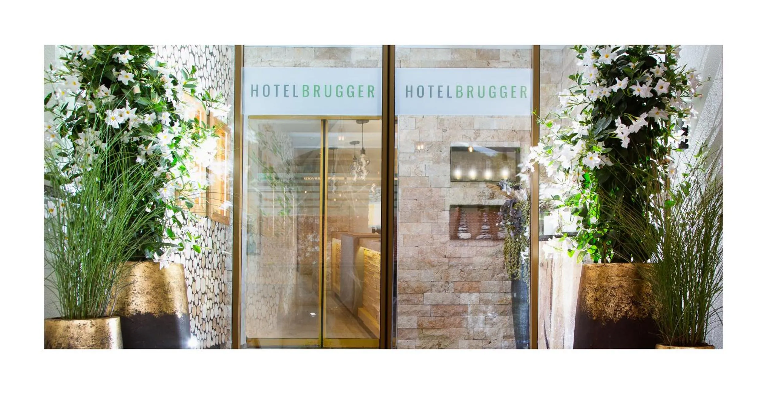 Facade/entrance in Hotel Brugger