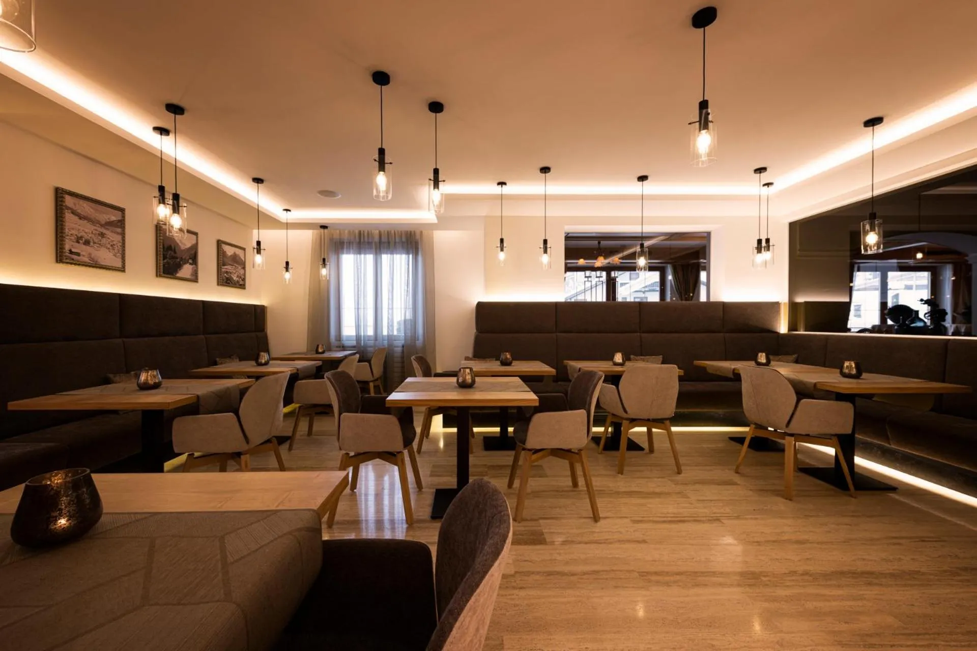 Restaurant/places to eat in Hotel Brugger