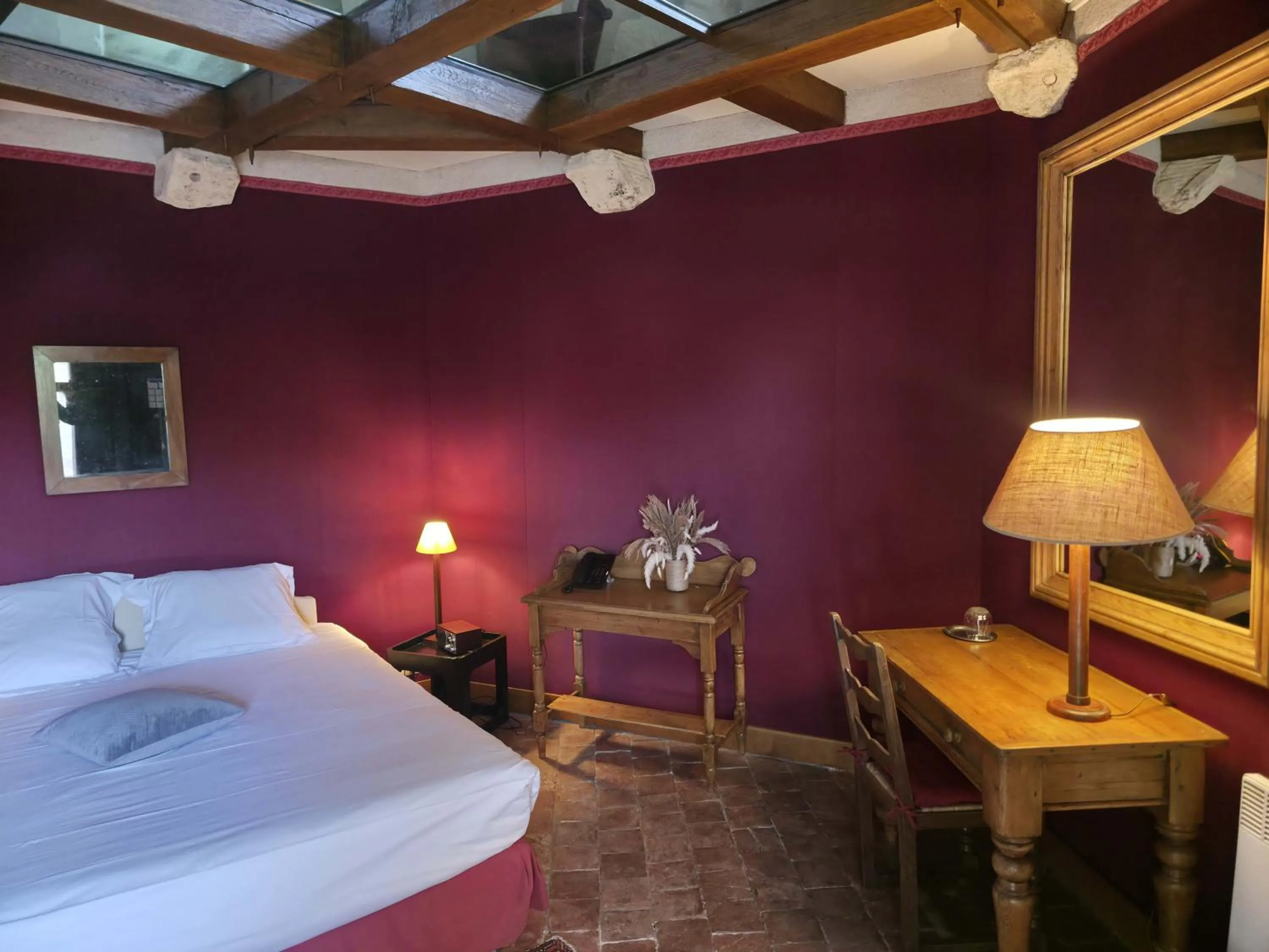 Bed in Château de Chissay