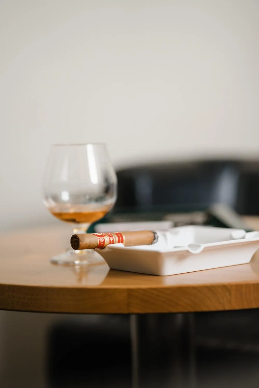 Lounge or bar in Solbadhotel Sigriswil