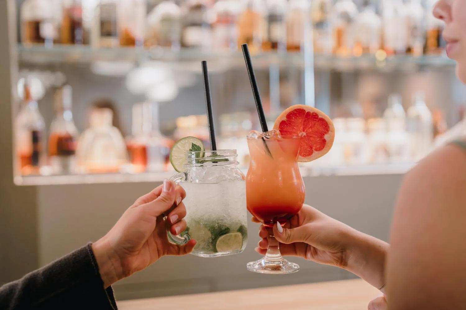 Lounge or bar in Solbadhotel Sigriswil