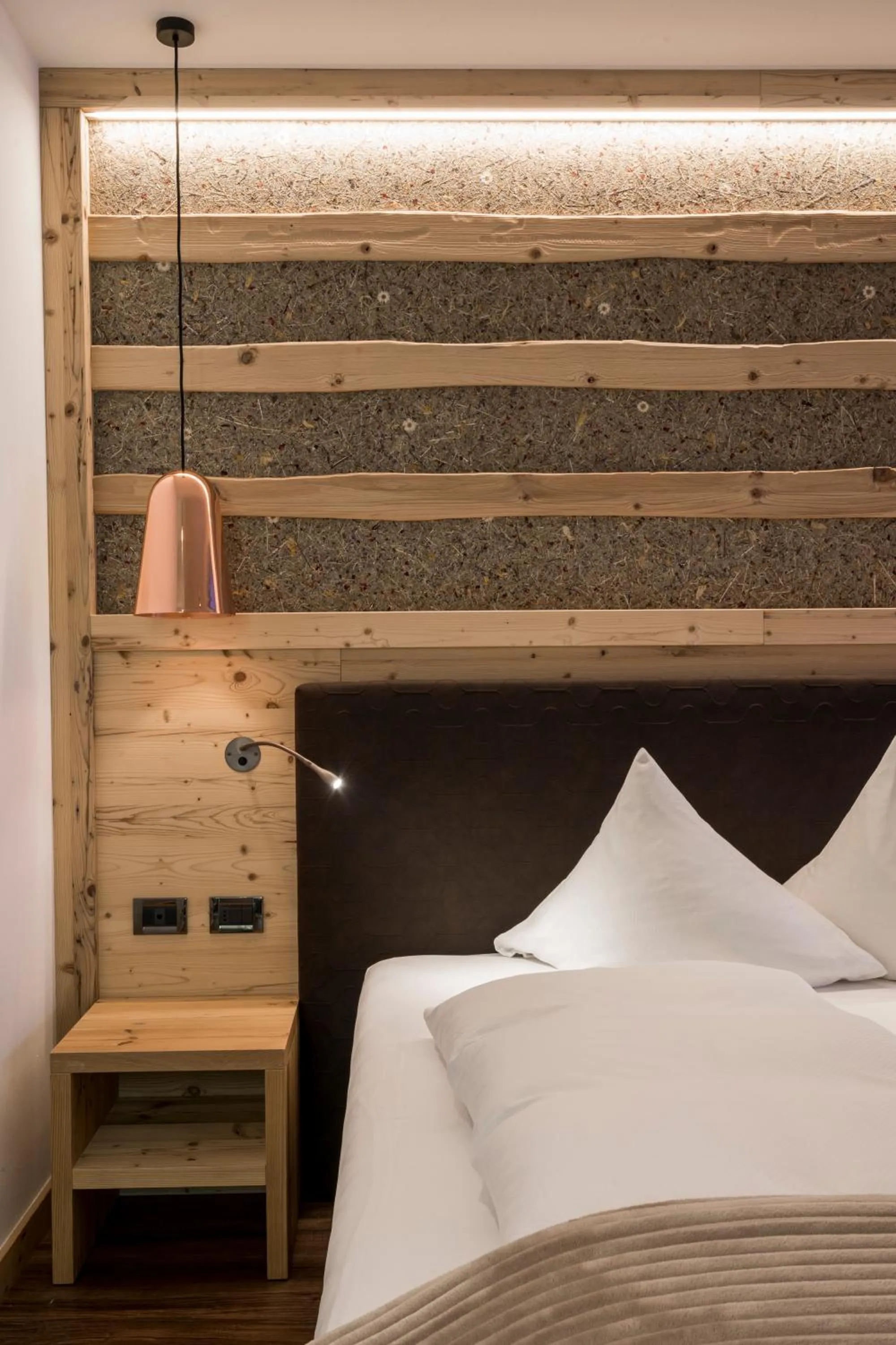 Decorative detail, Bed in Hotel Astoria