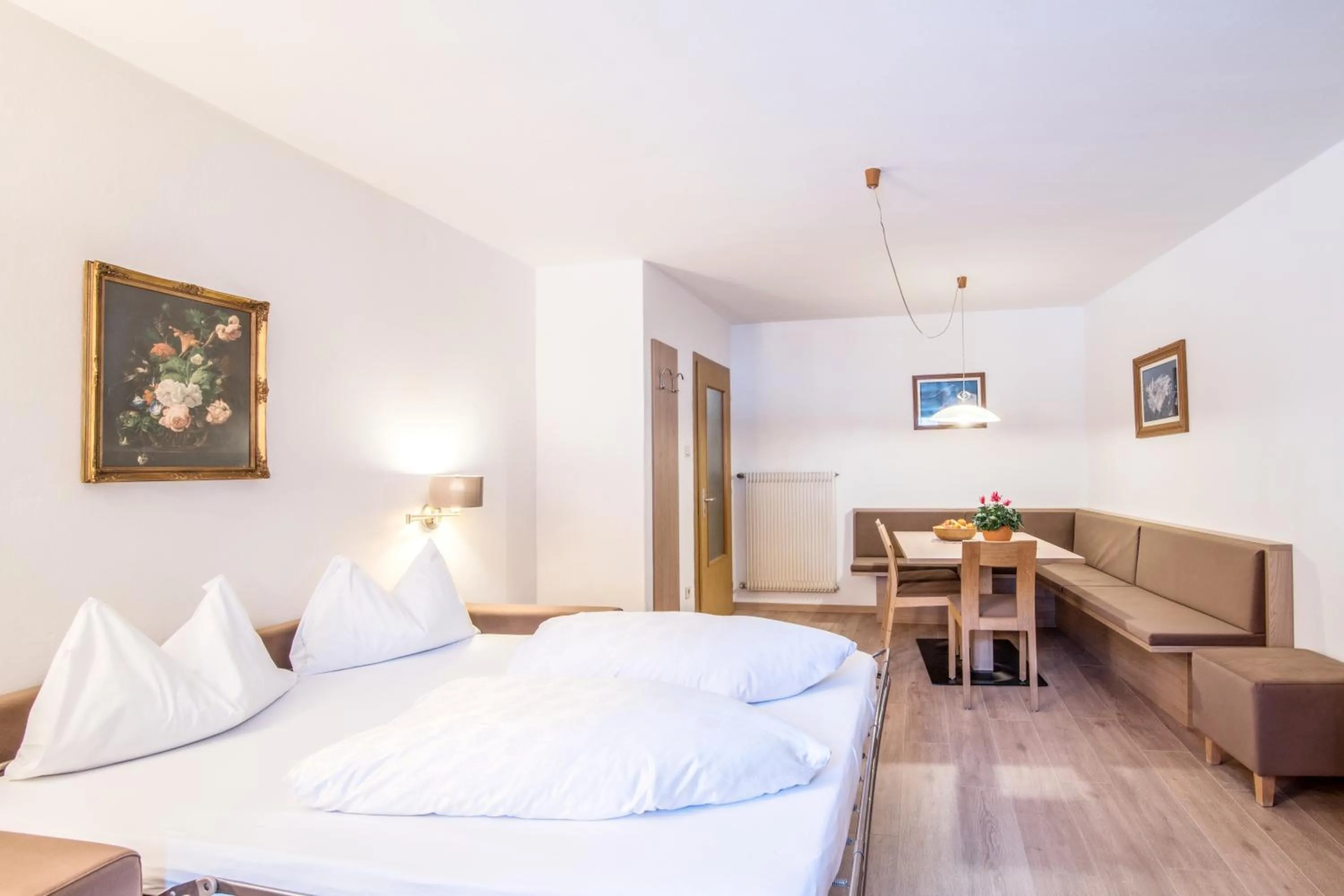 Living room, Bed in Apartments Heidenberger Fienili