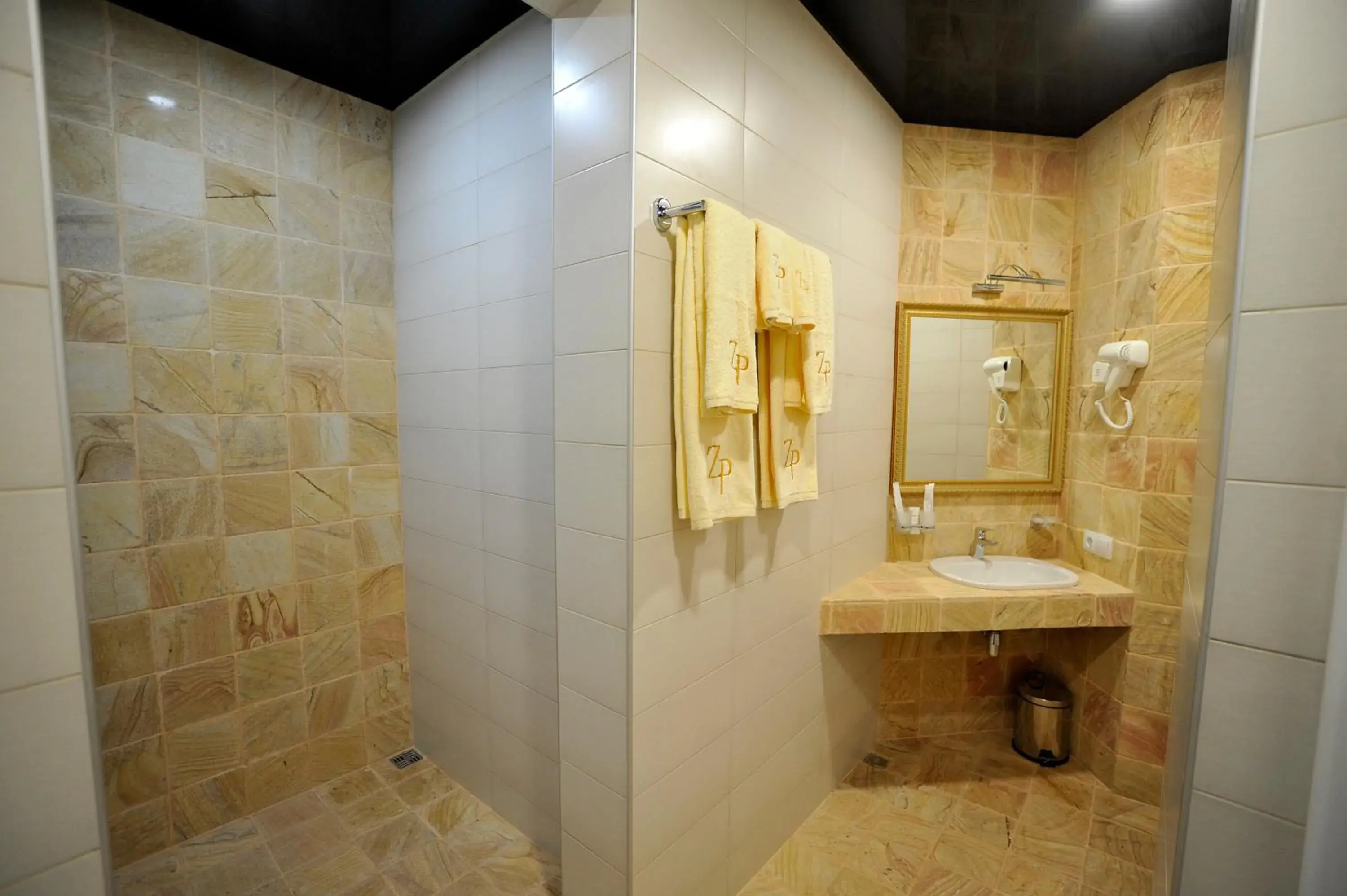 Standard Twin Room - single occupancy in ZP Hotel Standard Twin Room - single occupancy in ZP Hotel