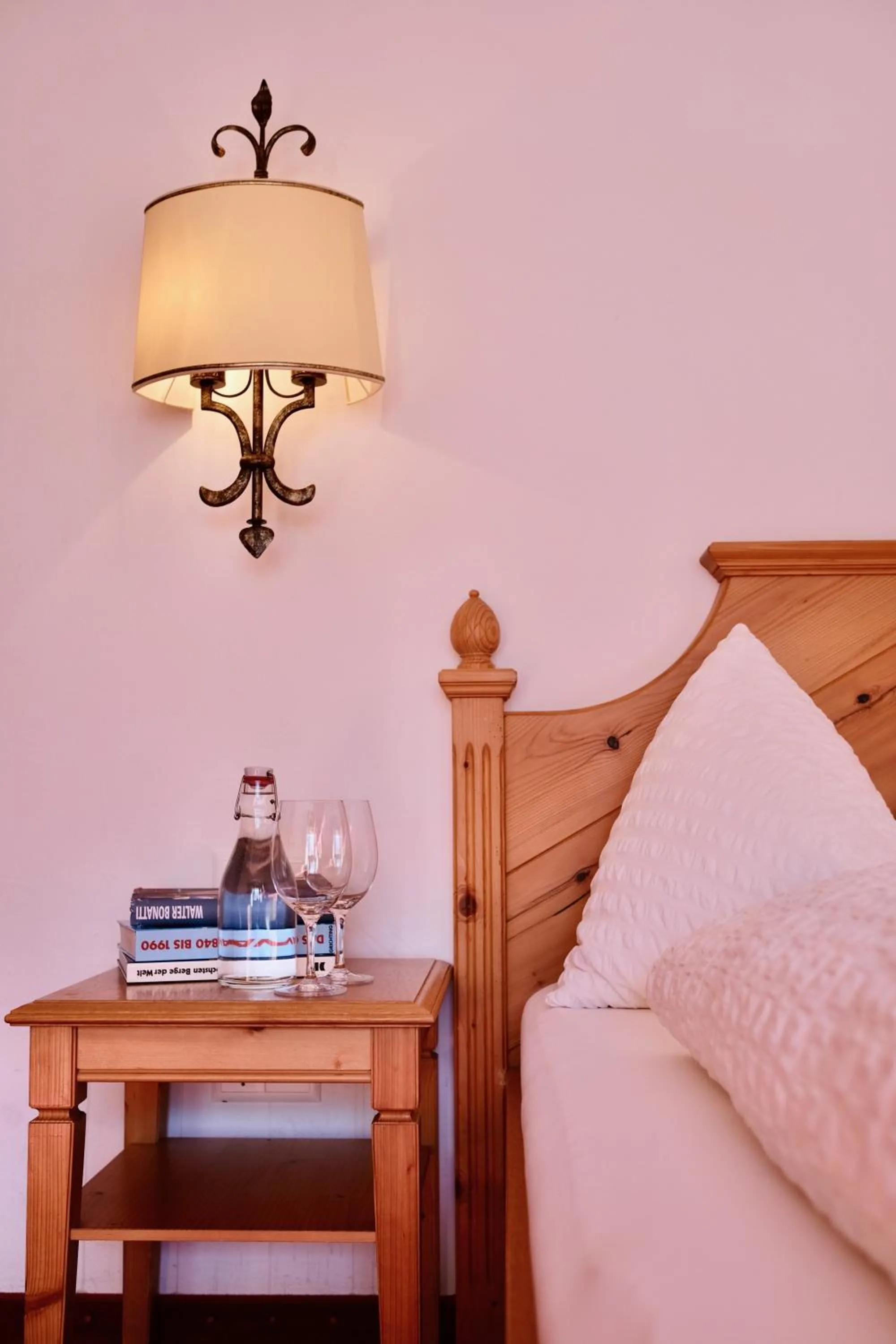 Bedroom, Bed in Mountain Paradise