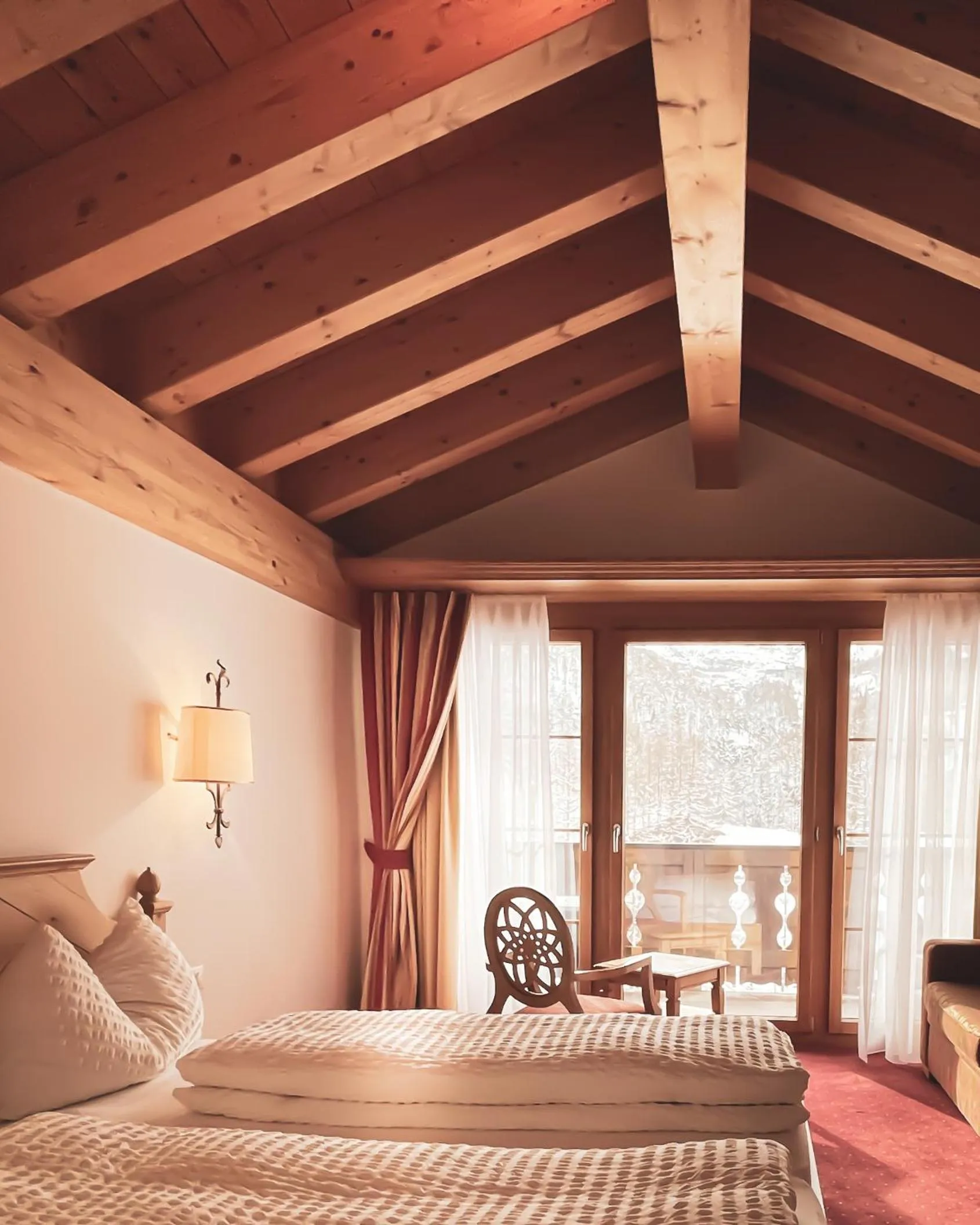 Seating area, Bed in Mountain Paradise