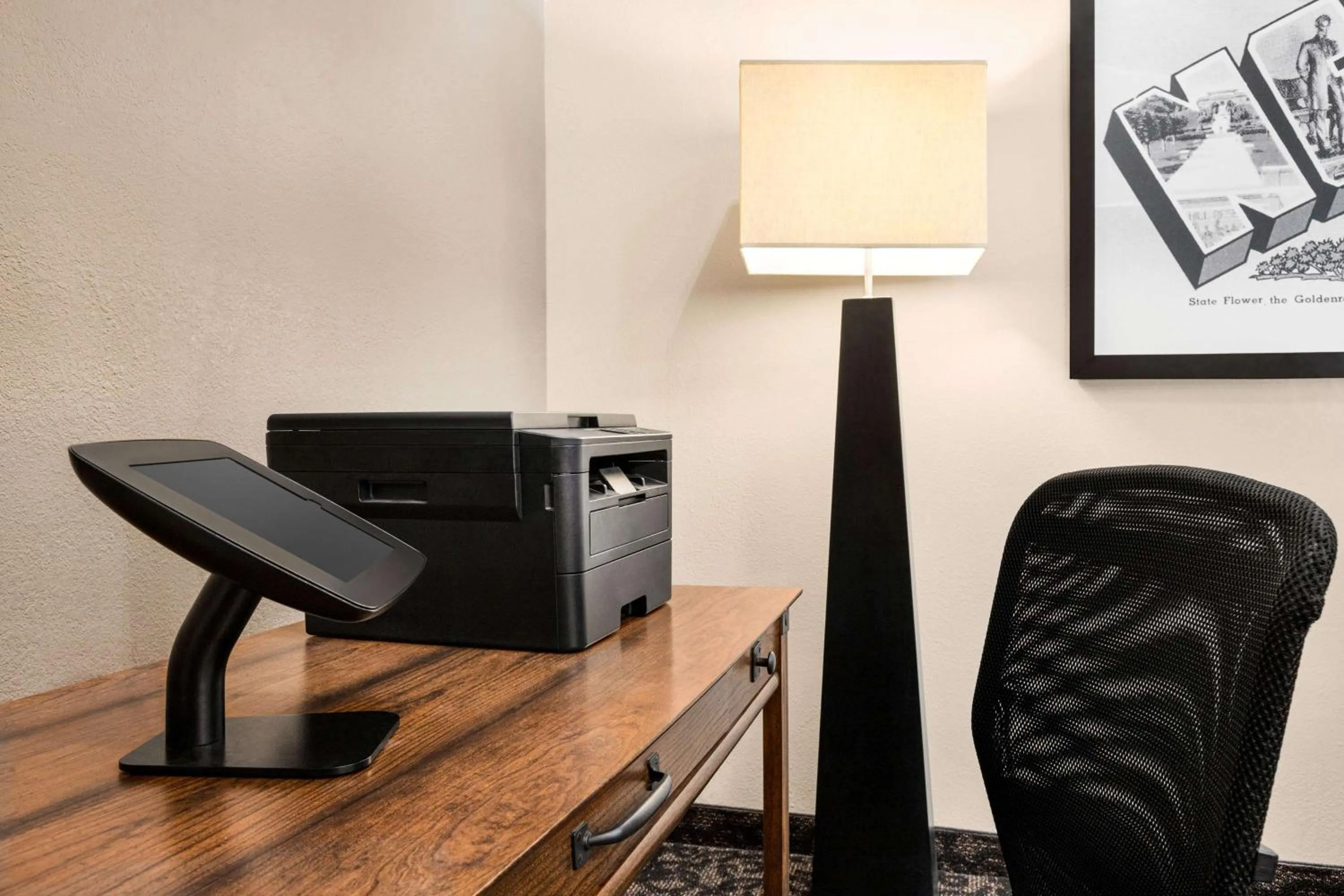 Business facilities in Super 8 by Wyndham Lincoln North