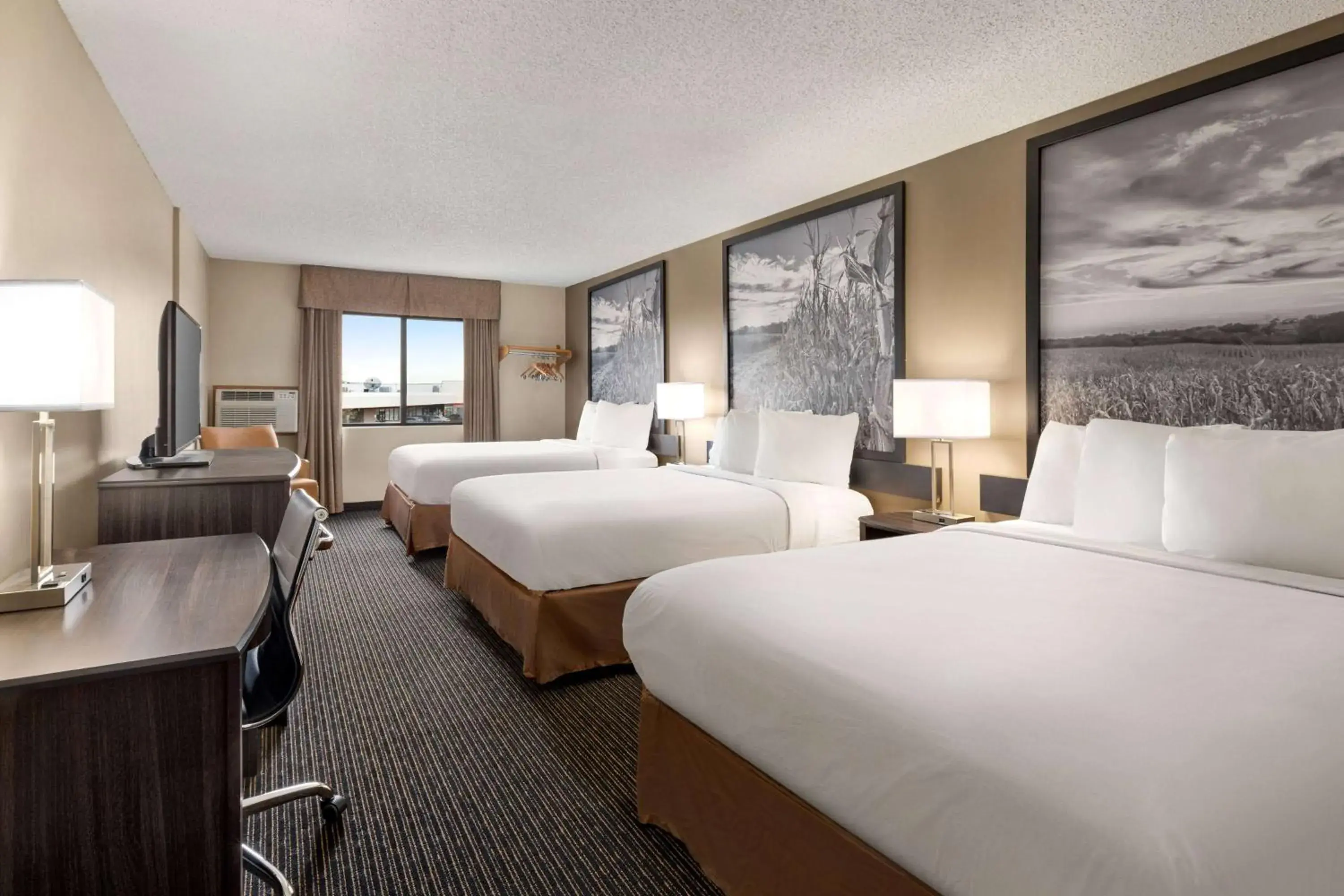 Photo of the whole room, Bed in Super 8 by Wyndham Lincoln North Photo of the whole room, Bed in Super 8 by Wyndham Lincoln North