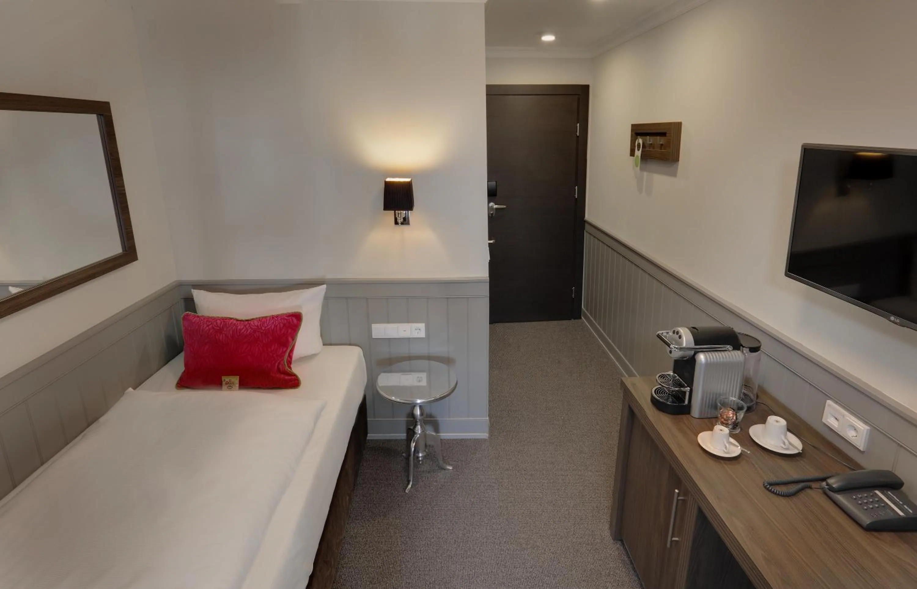 Photo of the whole room, Bed in Hotel Max am Meer Kühlungsborn