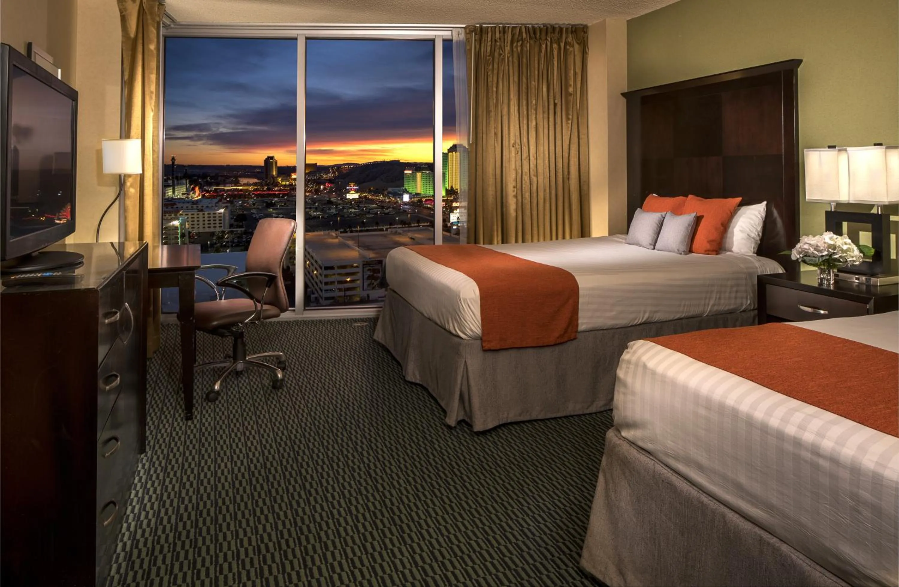 Bed in Aquarius Casino Resort