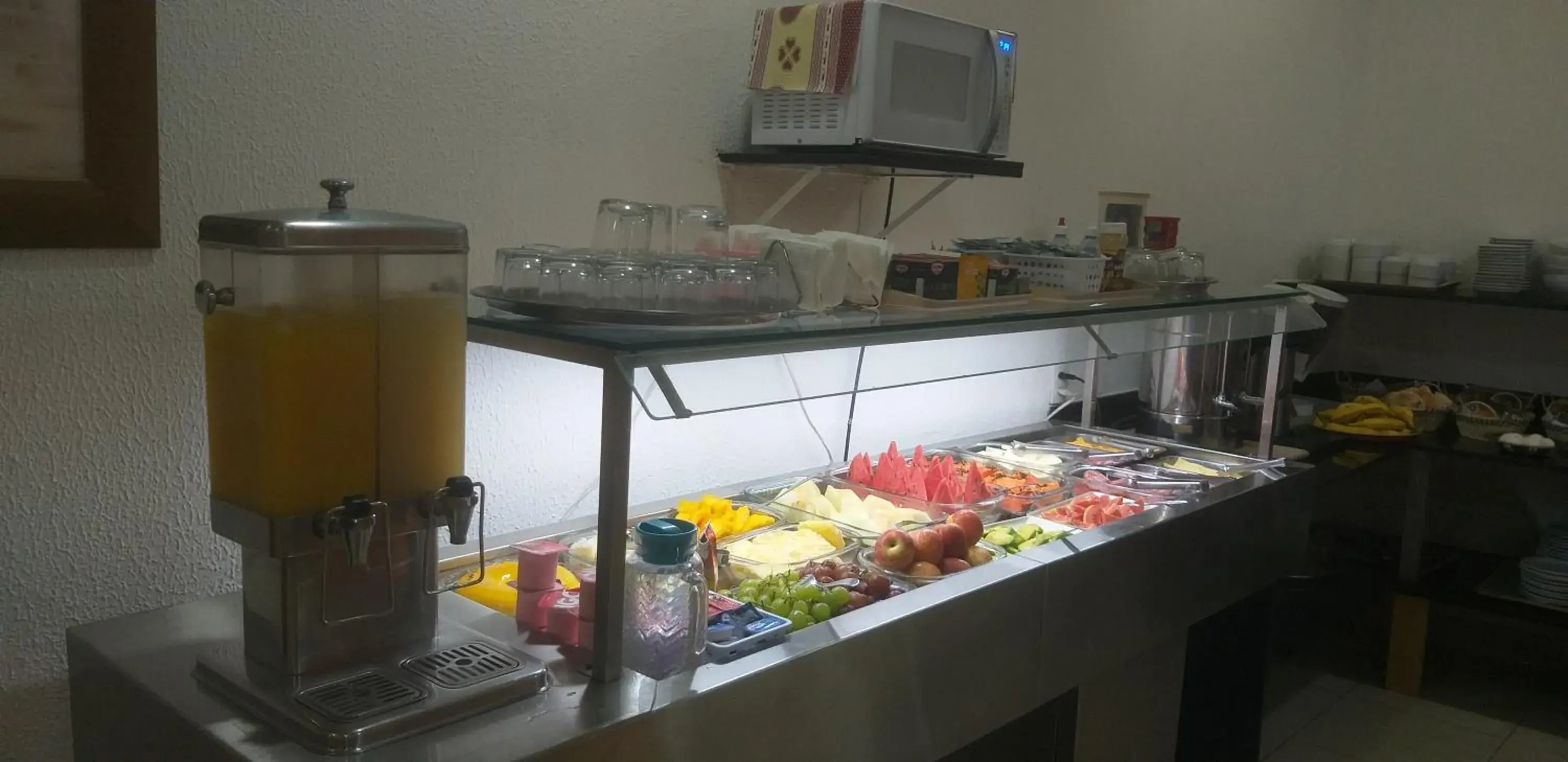 Buffet breakfast in Hotel Diplomata Copacabana Buffet breakfast in Hotel Diplomata Copacabana