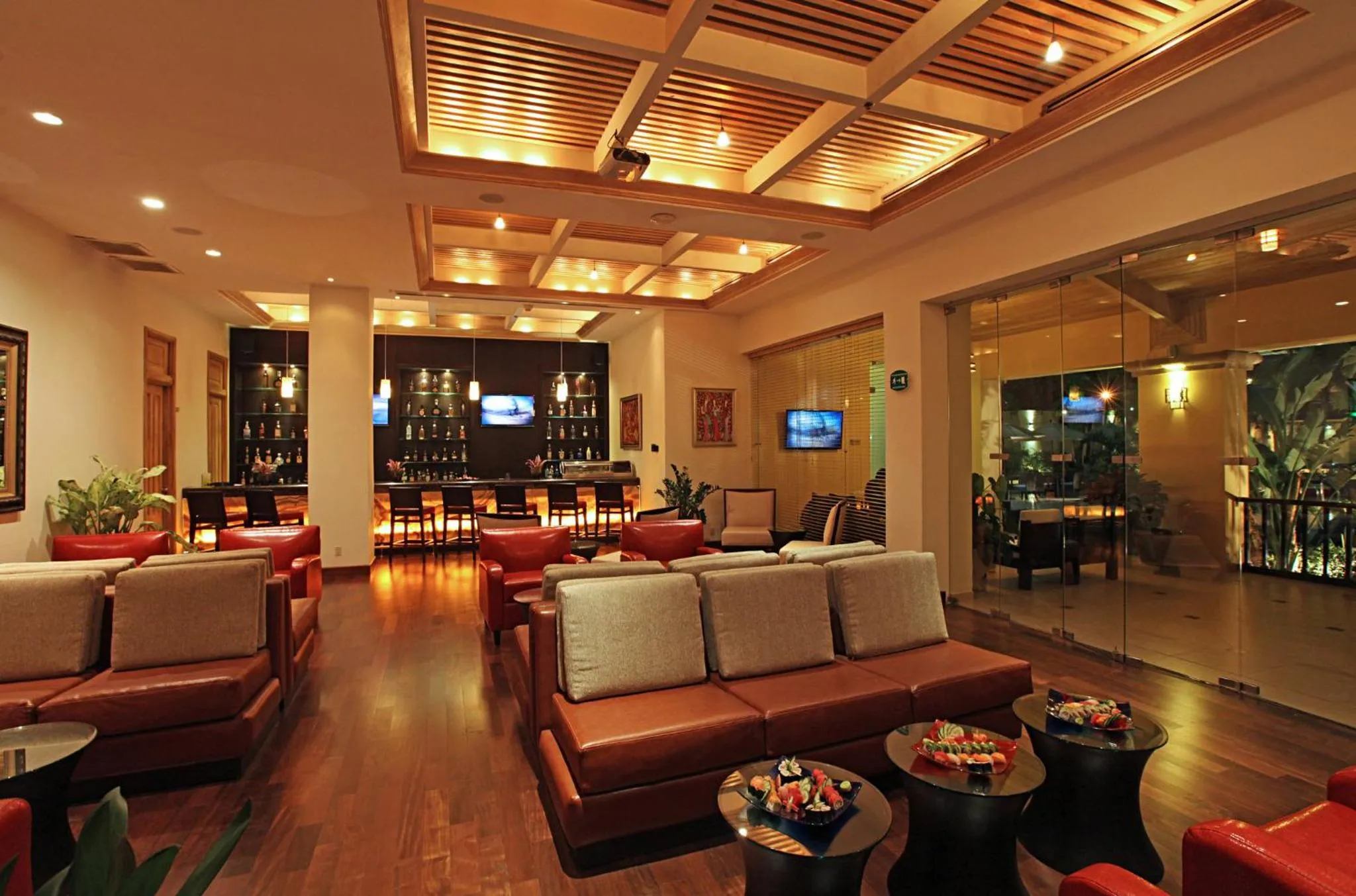 Lounge or bar in InterContinental Real San Pedro Sula by IHG