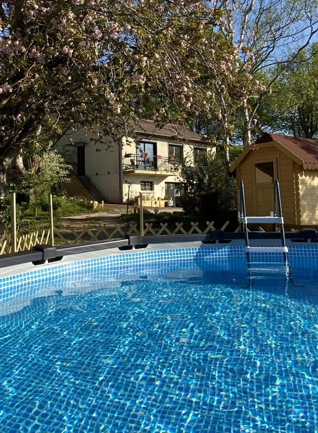 Swimming pool in Chez Flo et Marc