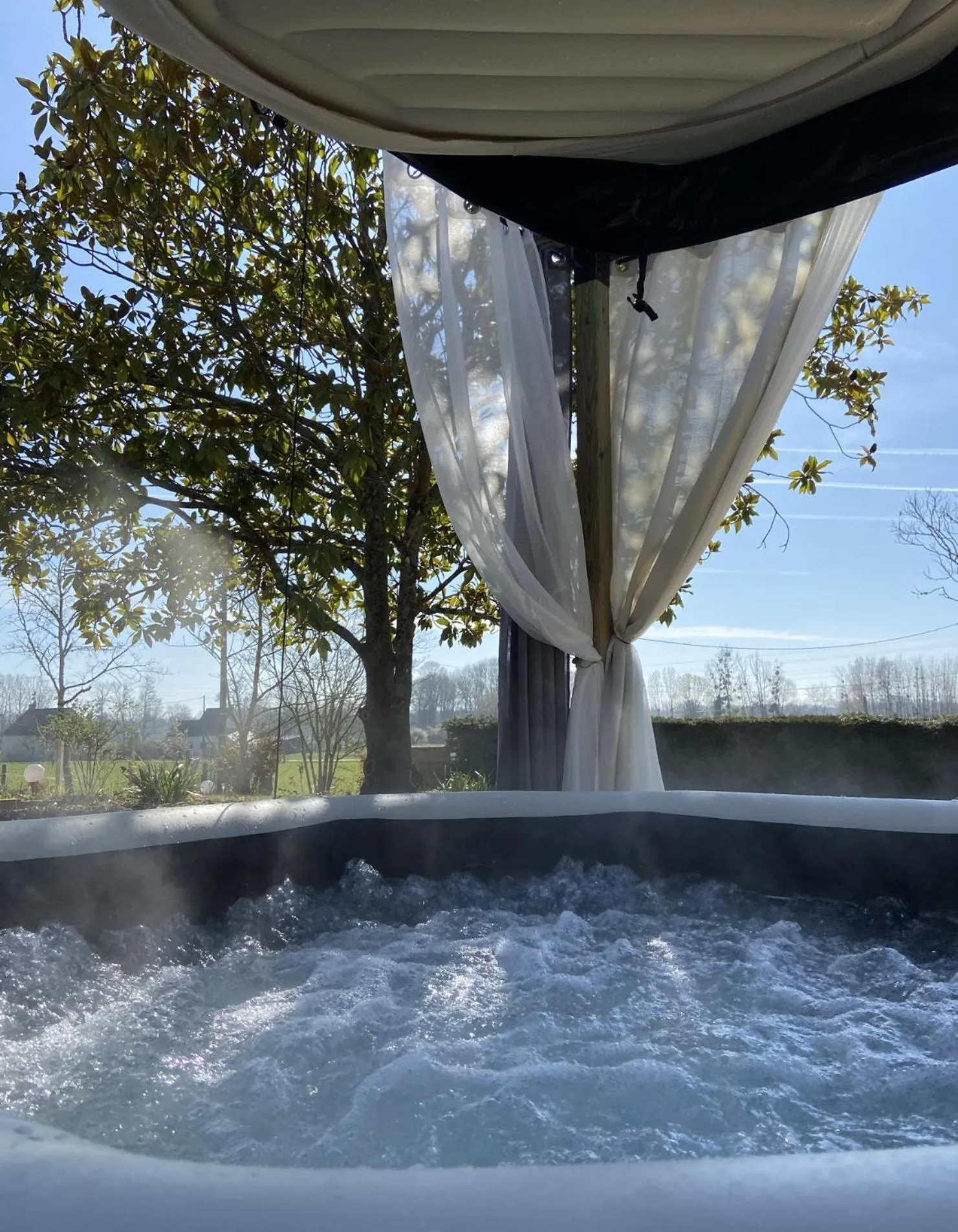 Hot Tub in Chez Flo et Marc