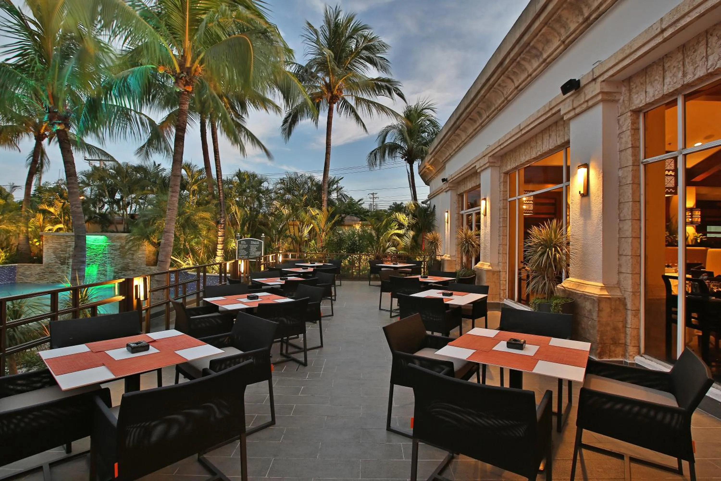 Restaurant/places to eat in Real Intercontinental Metrocentro Managua by IHG