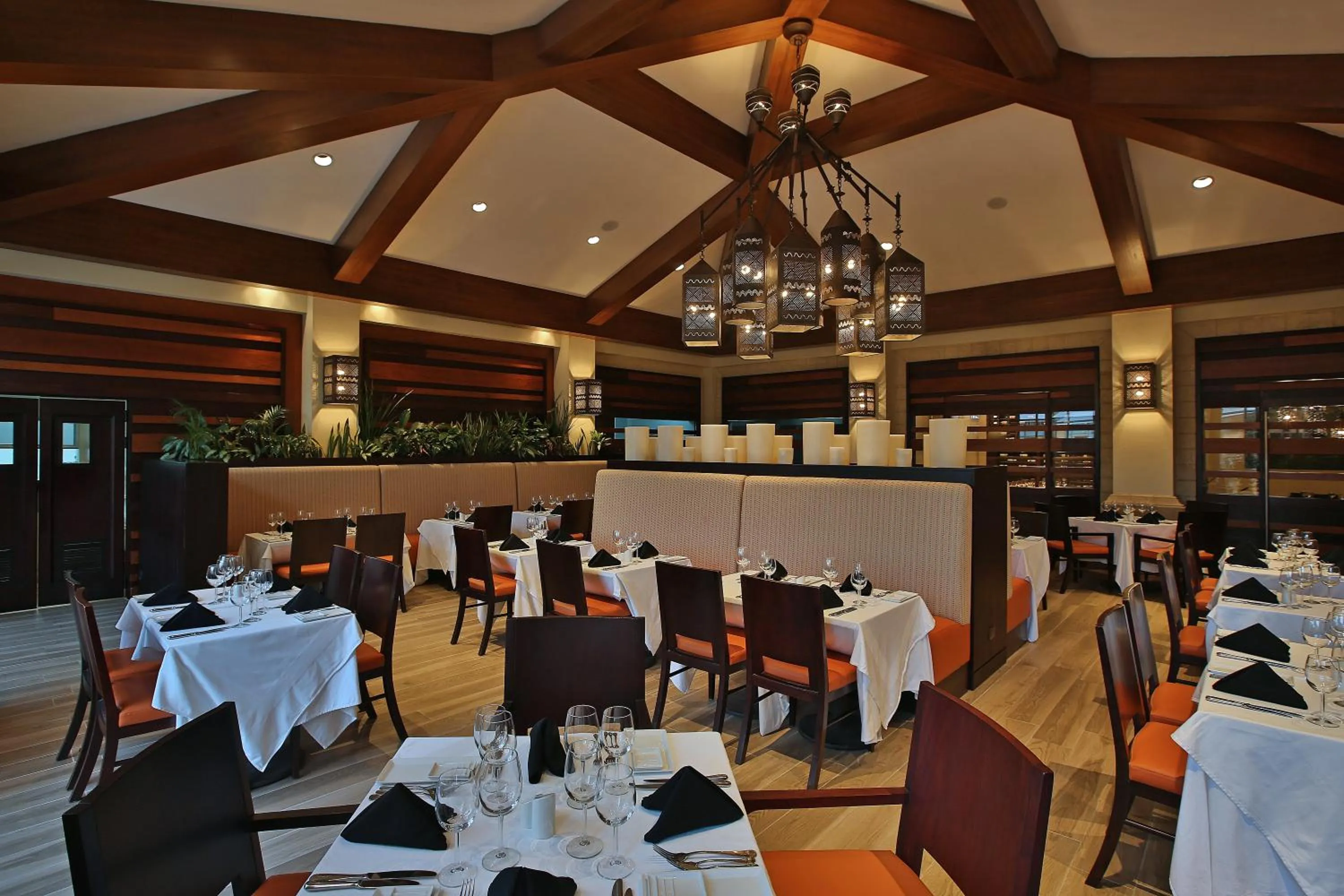 Restaurant/places to eat in Real Intercontinental Metrocentro Managua by IHG