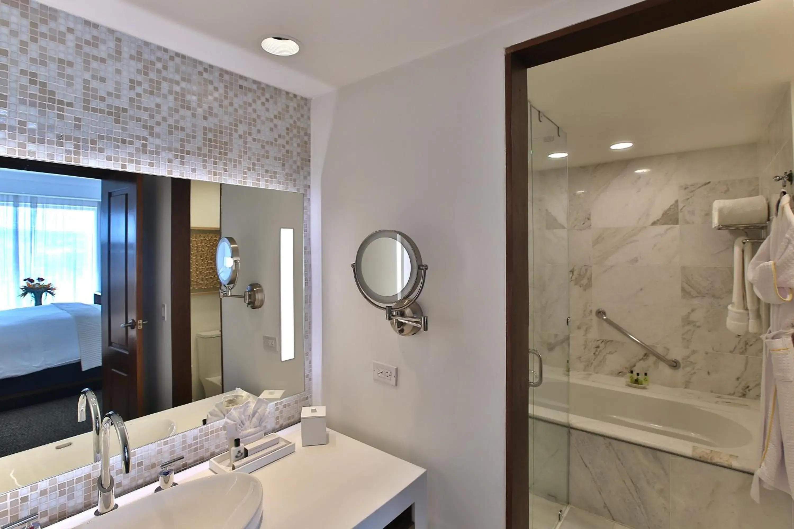 Bathroom in Real Intercontinental Metrocentro Managua by IHG Bathroom in Real Intercontinental Metrocentro Managua by IHG