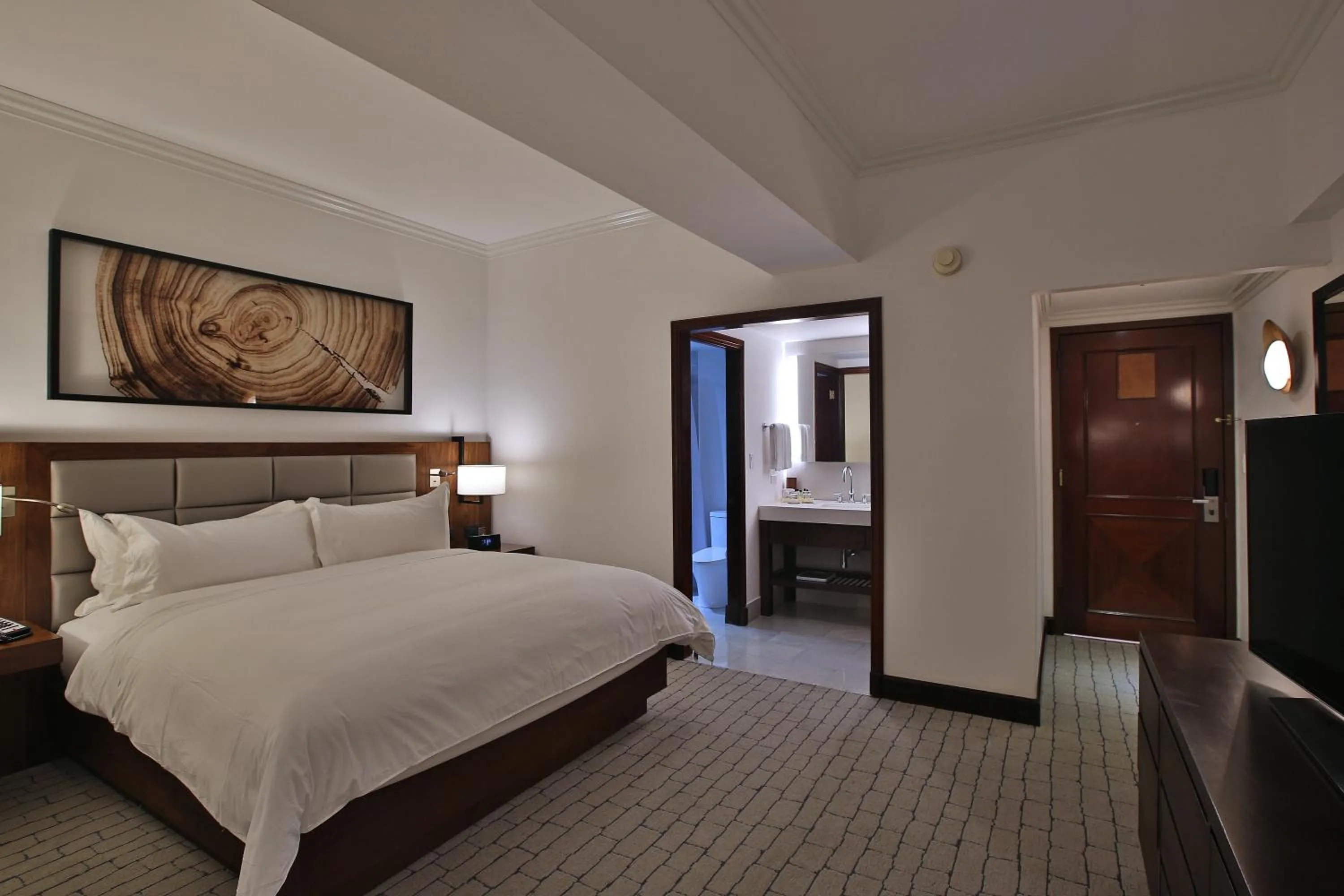 Photo of the whole room, Bed in Intercontinental Real Guatemala by IHG